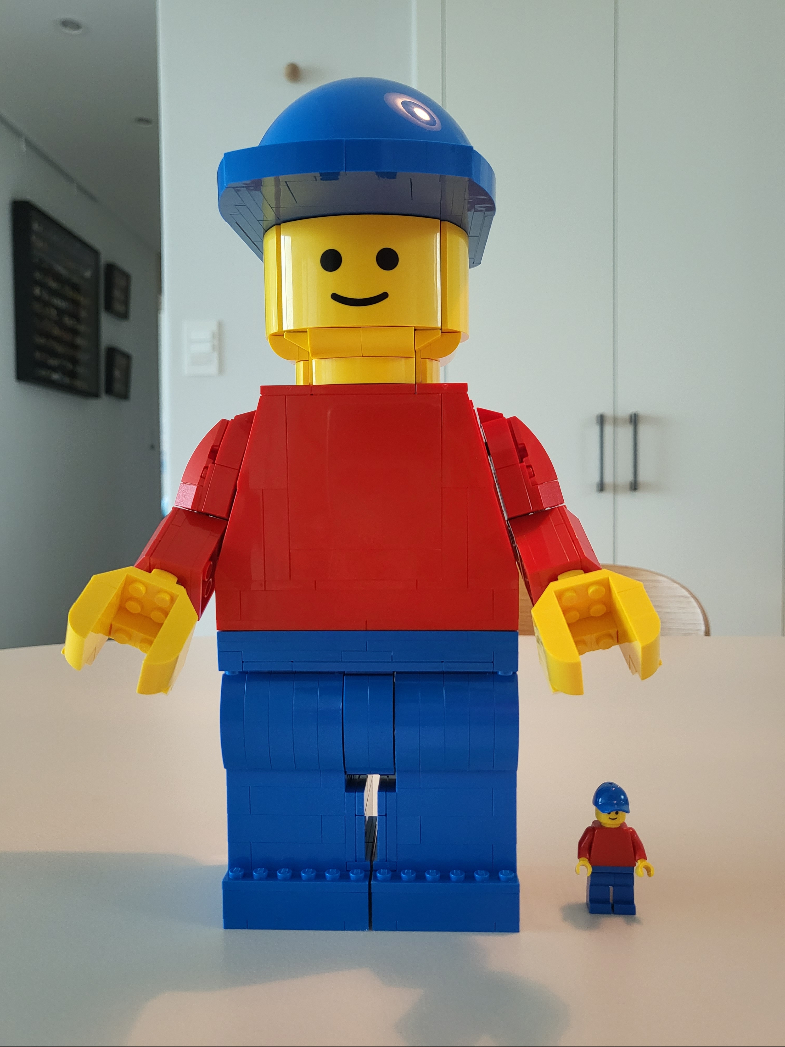 Lego Up-Scaled Lego Minifigure 착용 스타일