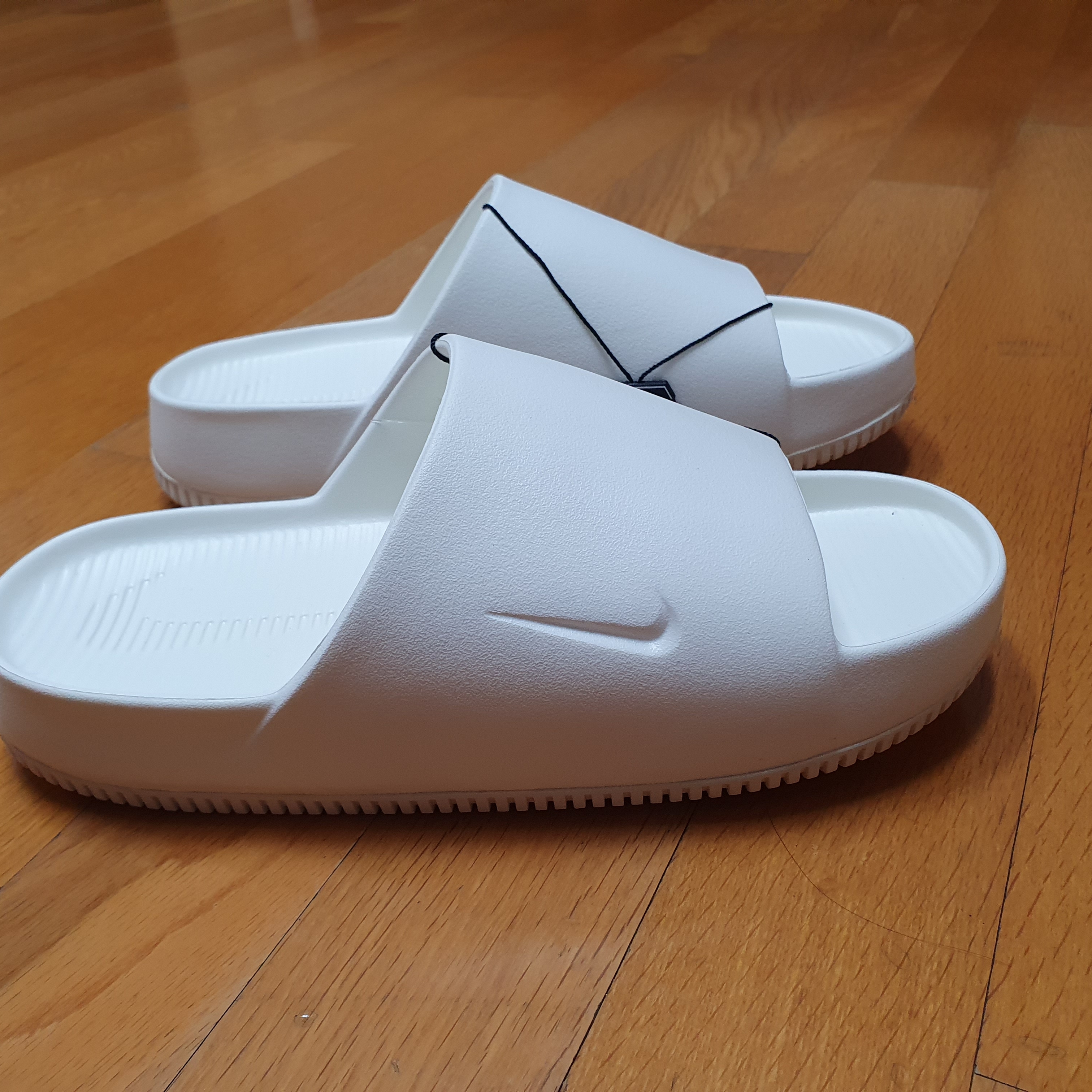 Nike Calm Slide Sail 착용 스타일