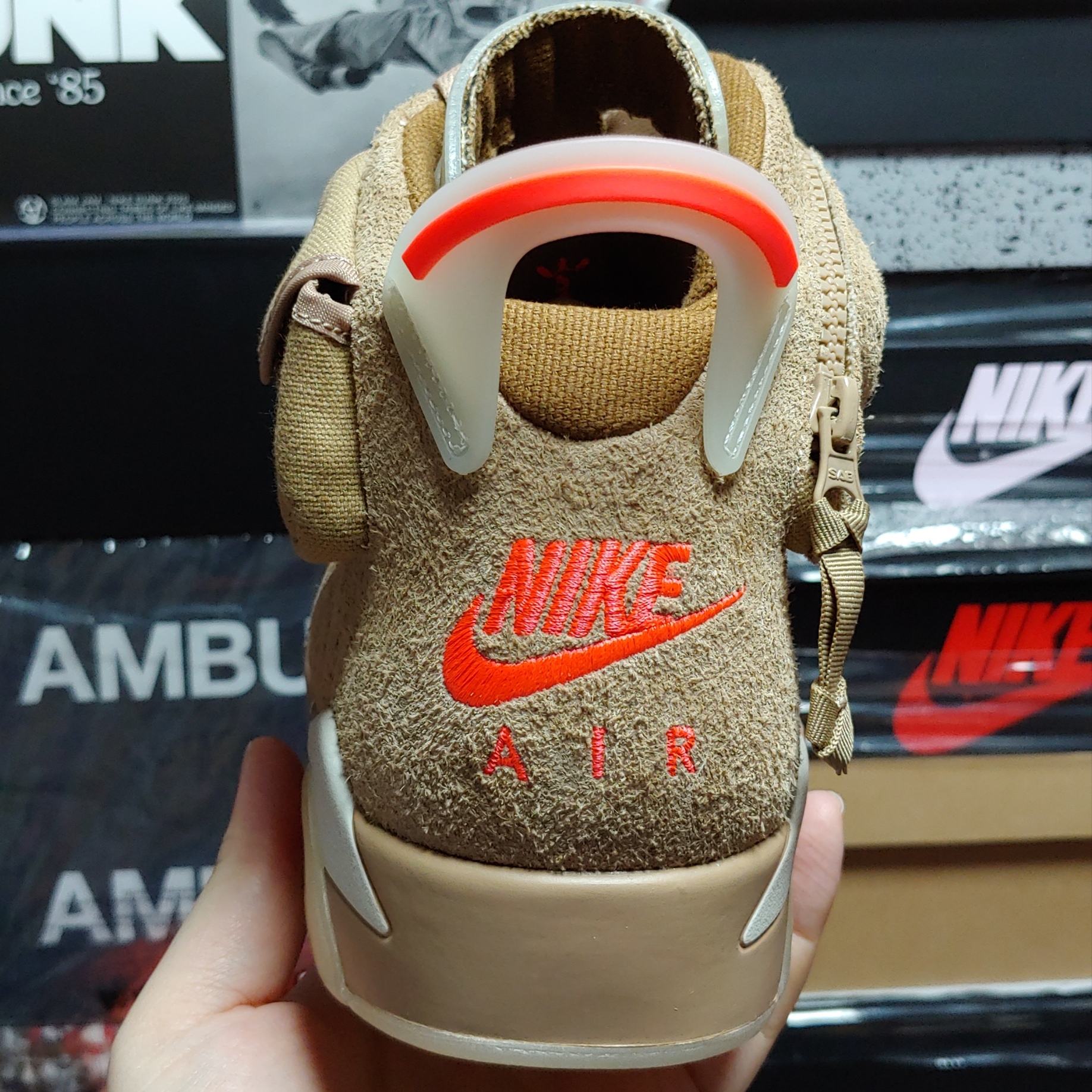 Jordan 6 x Travis Scott Retro SP British Khaki 착용 스타일 - 1