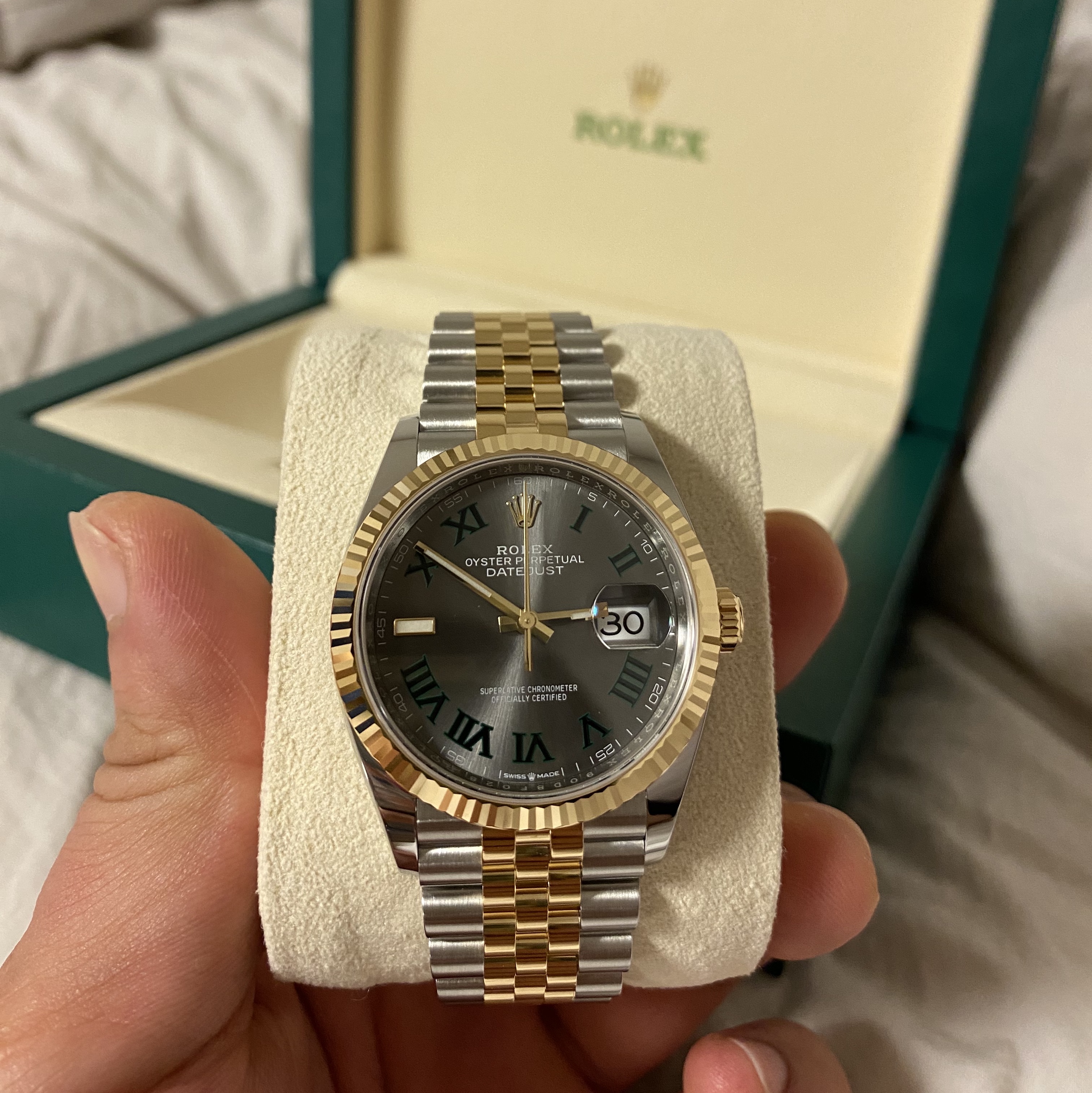 Rolex Datejust 36mm 126233 Slate Roman Jubilee 착용 스타일