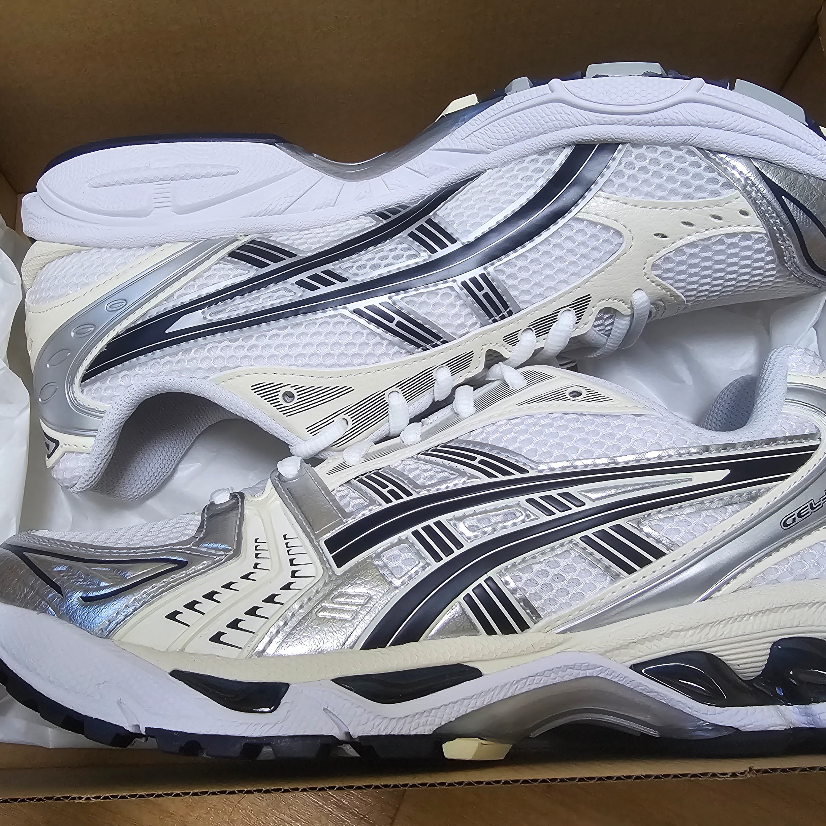 (W) Asics Gel-Kayano 14 White Midnight 착용 스타일 - 1