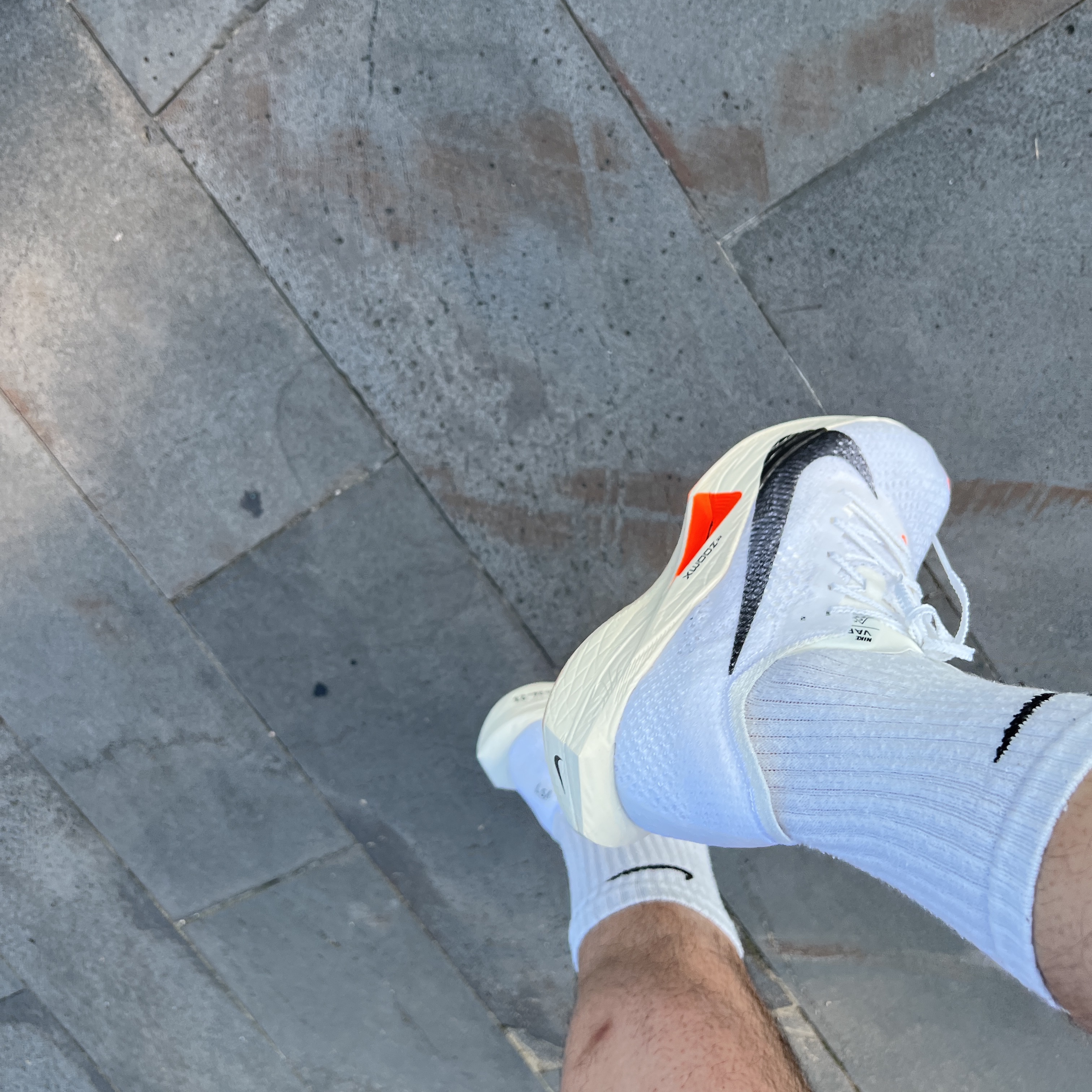 Nike ZoomX Vaporfly Next% 3 Prototype White 착용 스타일