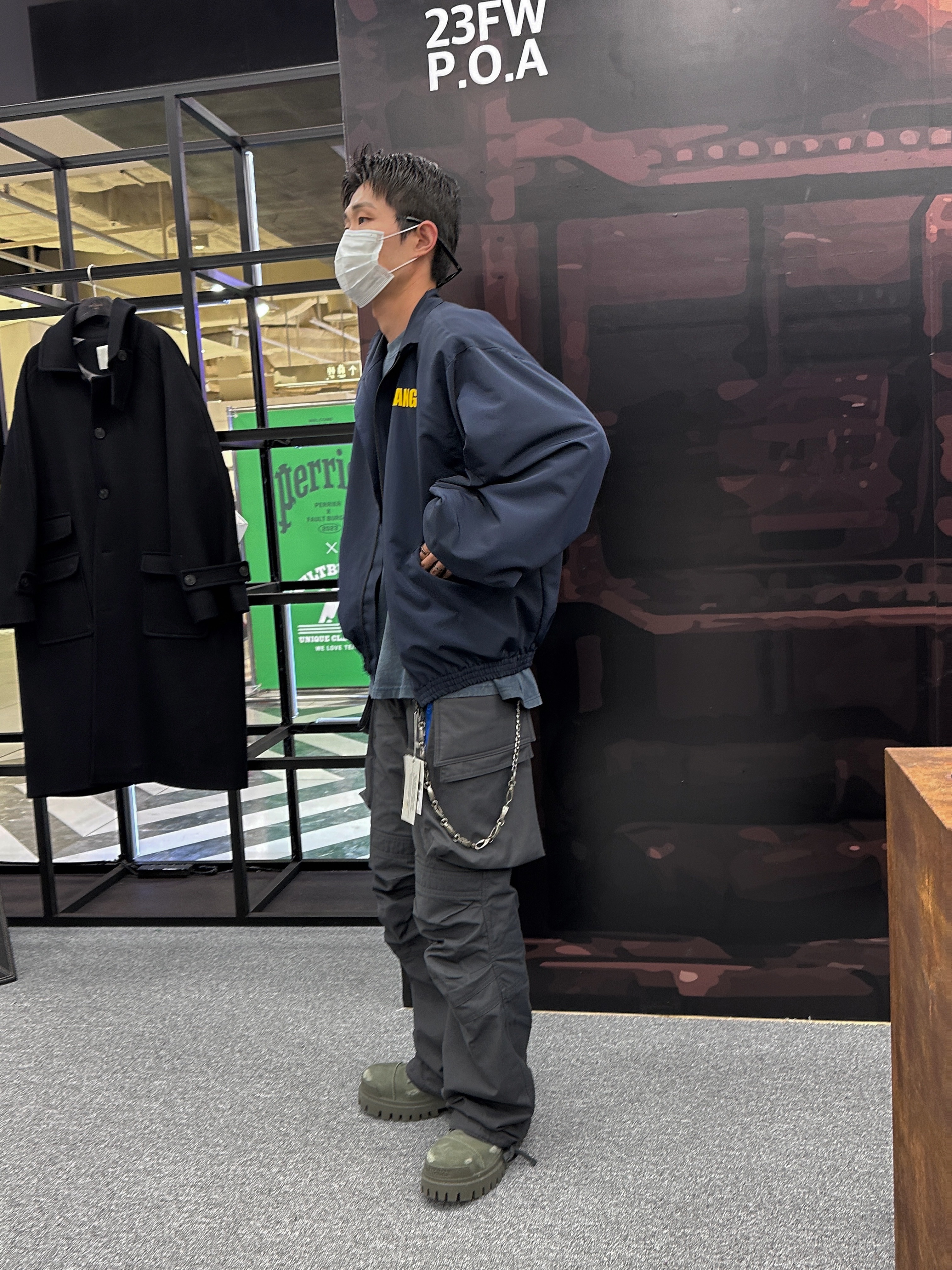 Undermycar Maigan Padded Shoulder Zip-Up Blouson India Ink - 23FW, Balenciaga Combat Strike 20mm Boot Kaki 착용 스타일 - 2