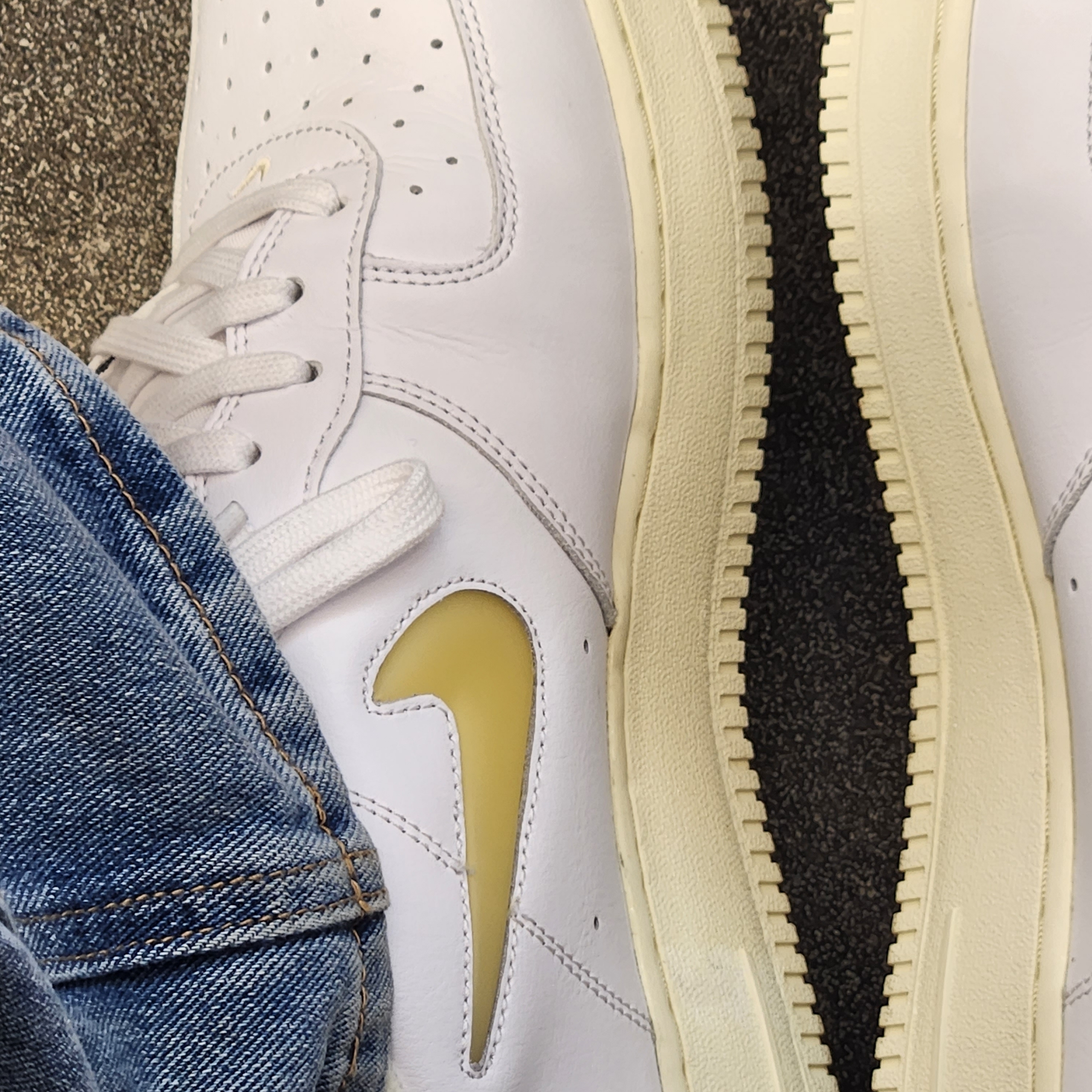 Nike Air Force 1 '07 LX Pale Vanilla 착용 스타일