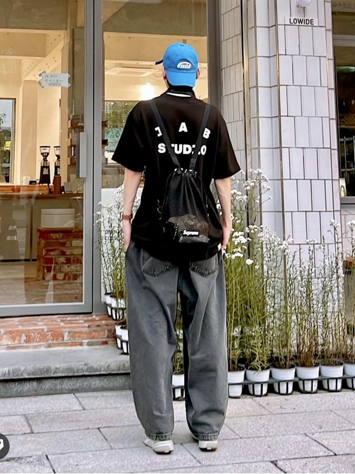 New Balance 992 Made in USA Grey - D Standard, IAB Studio T-Shirt White Navy - 22FW 착용 스타일 - 2