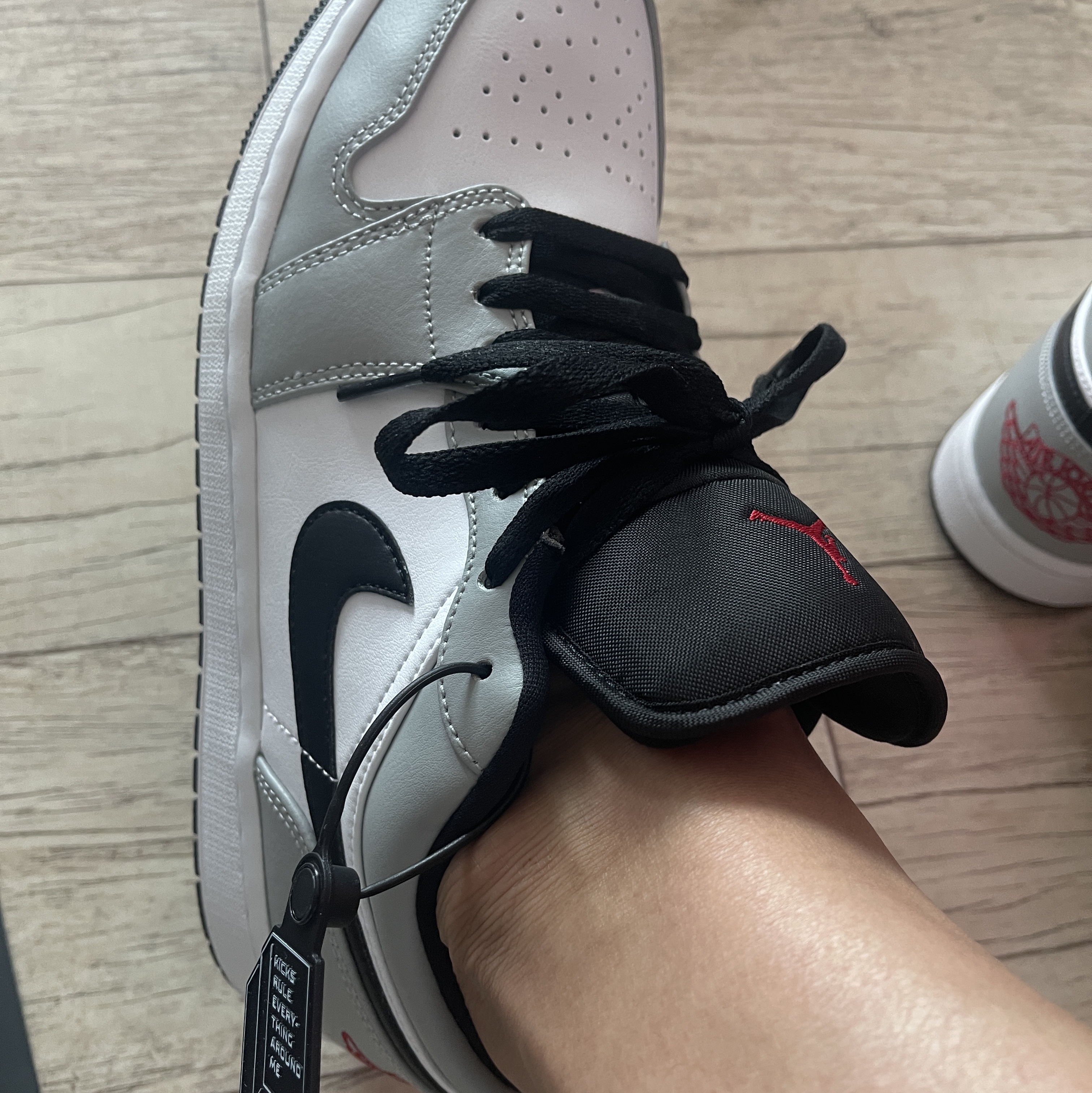 Jordan 1 Low Light Smoke Grey 착용 스타일 - 2