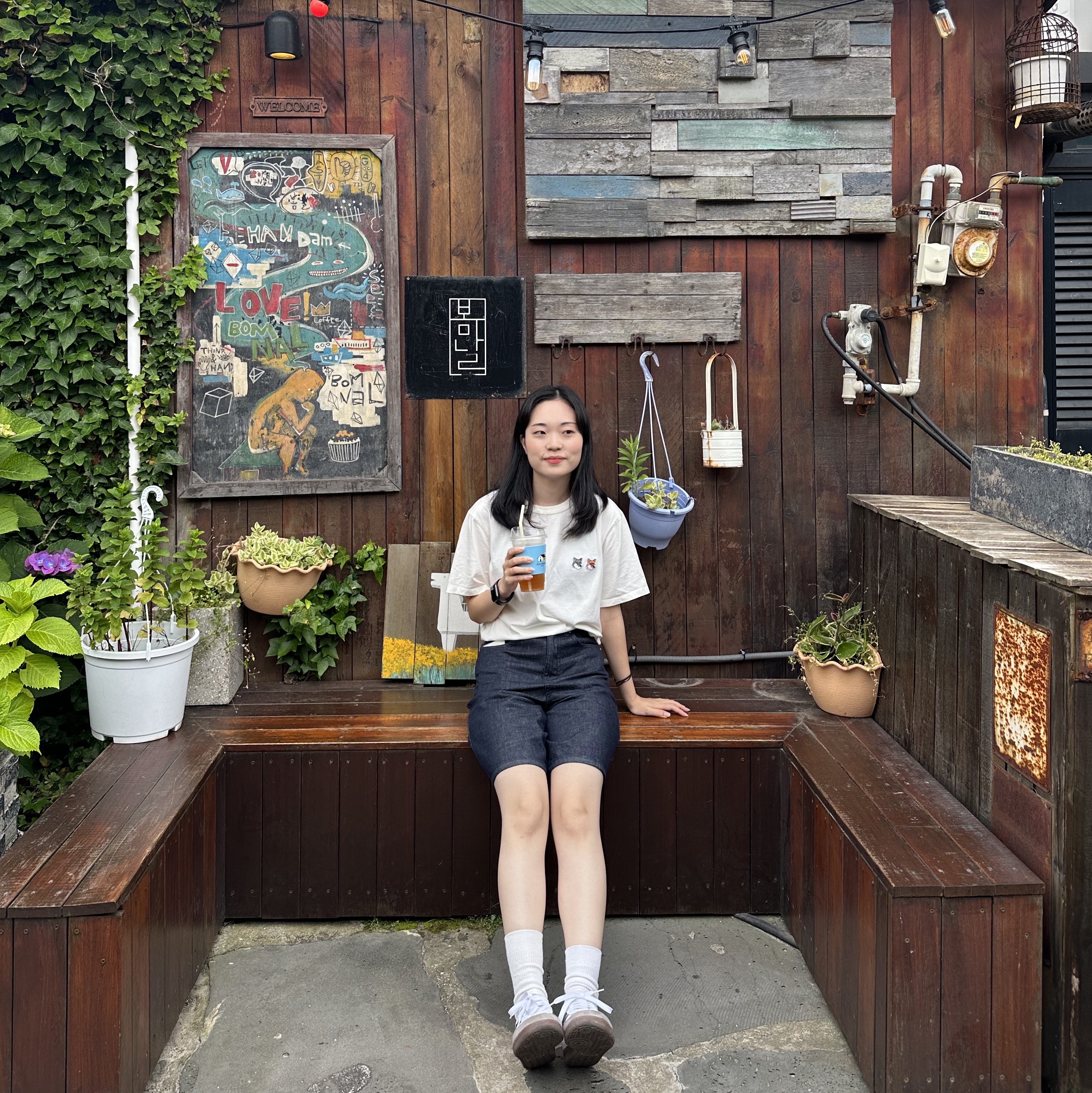 Adidas Samba Vegan White Black, Maison Kitsune Double Fox Head Patch Classic T-Shirt Latte 착용 스타일 - 2