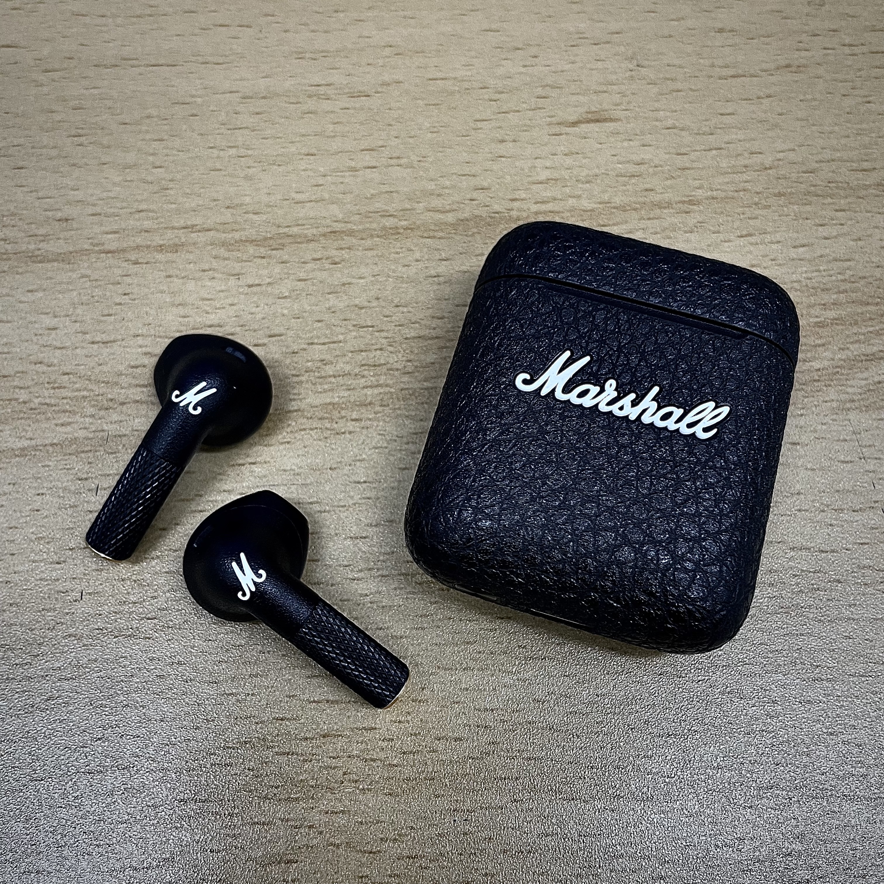 Marshall Minor III Black (Korean Ver.) 착용 스타일