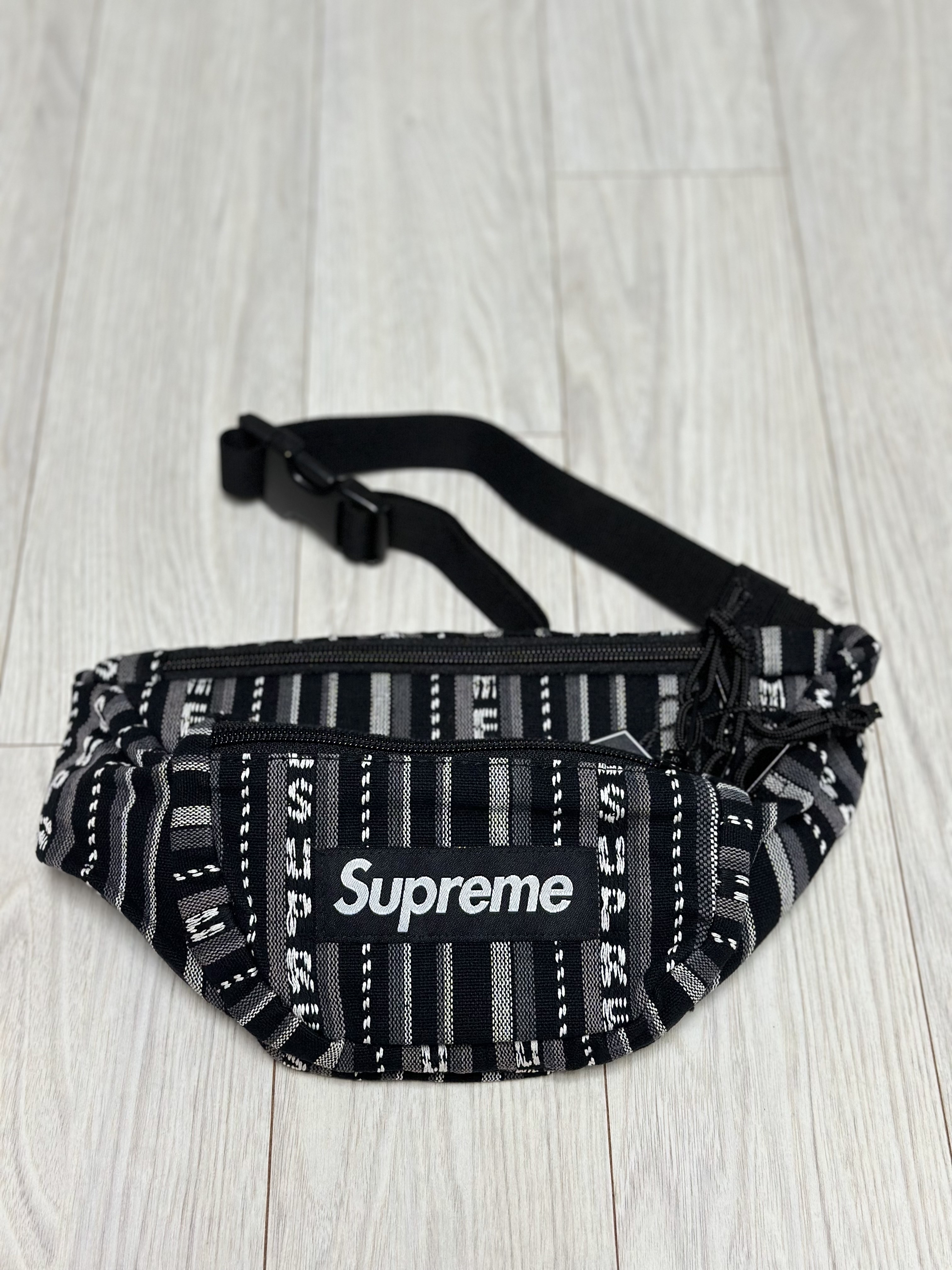 Supreme Woven Stripe Waist Bag Black - 20SS 착용 스타일 - 3