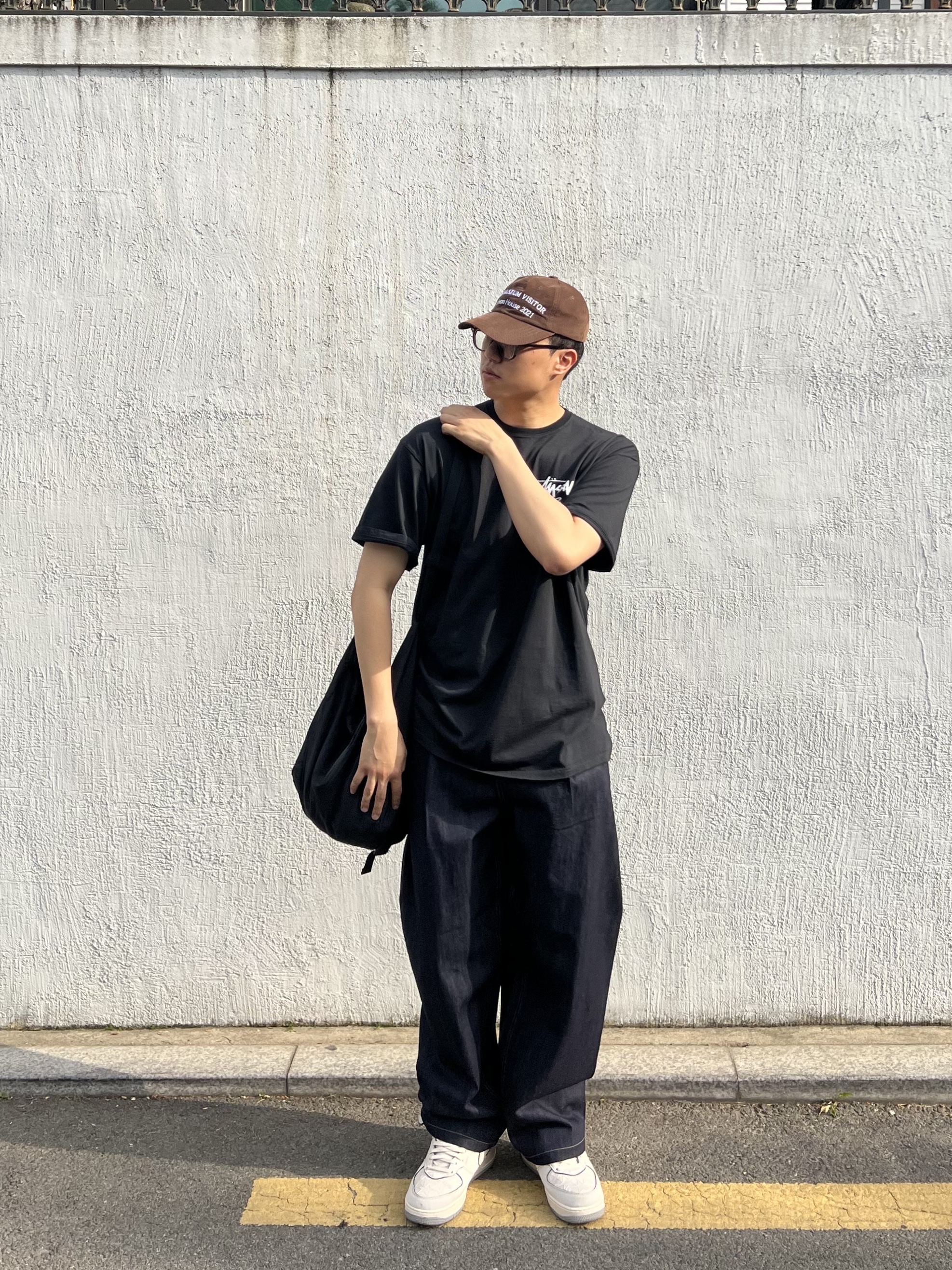 Stussy x Our Legacy Surfman 2 Pigment Dyed T-Shirt Black, Nike Air Force 1 Mid '07 Pearl White 착용 스타일 - 1