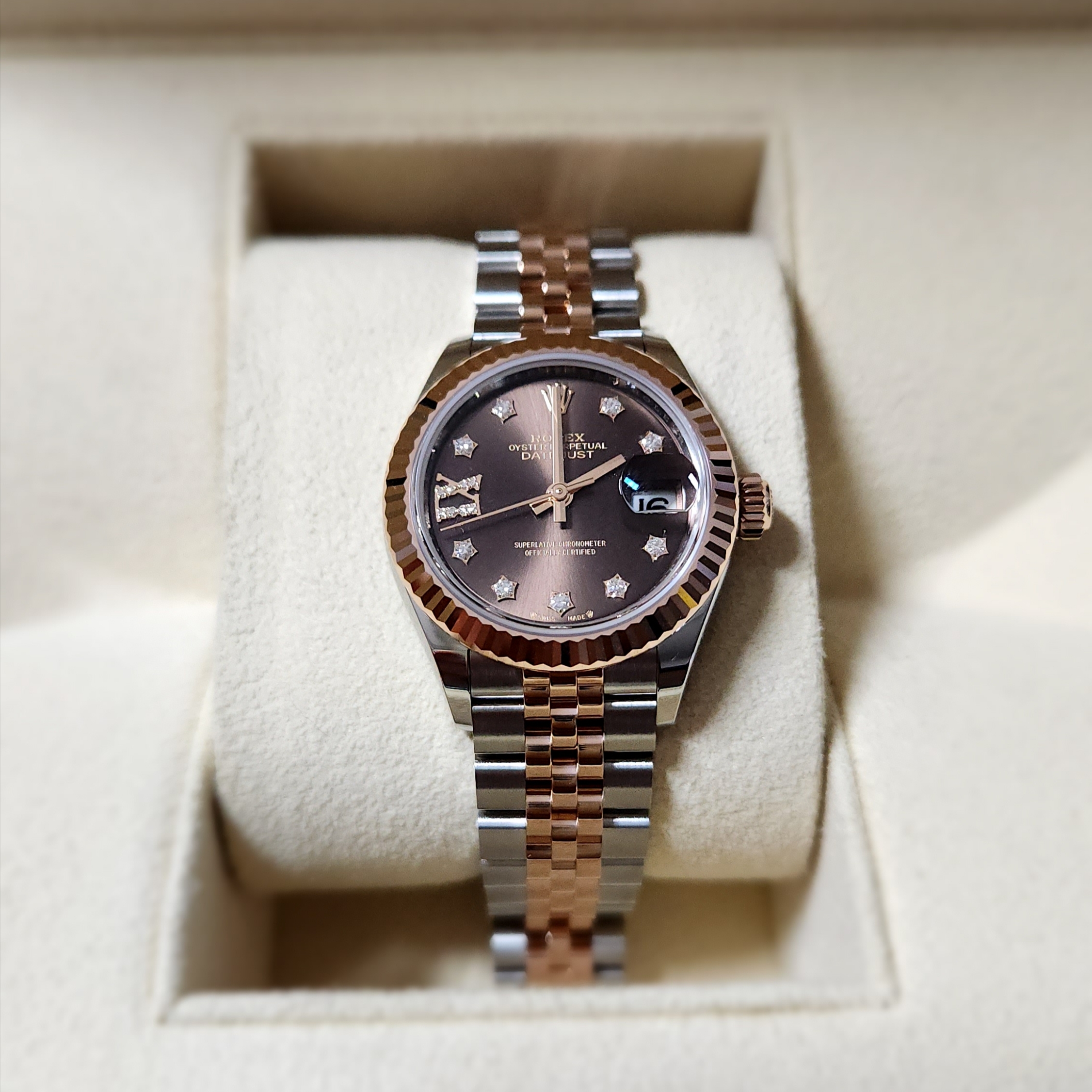 Rolex Lady-Datejust 28mm 279171 Chocolate Roman Diamond-Set Jubilee 착용 스타일