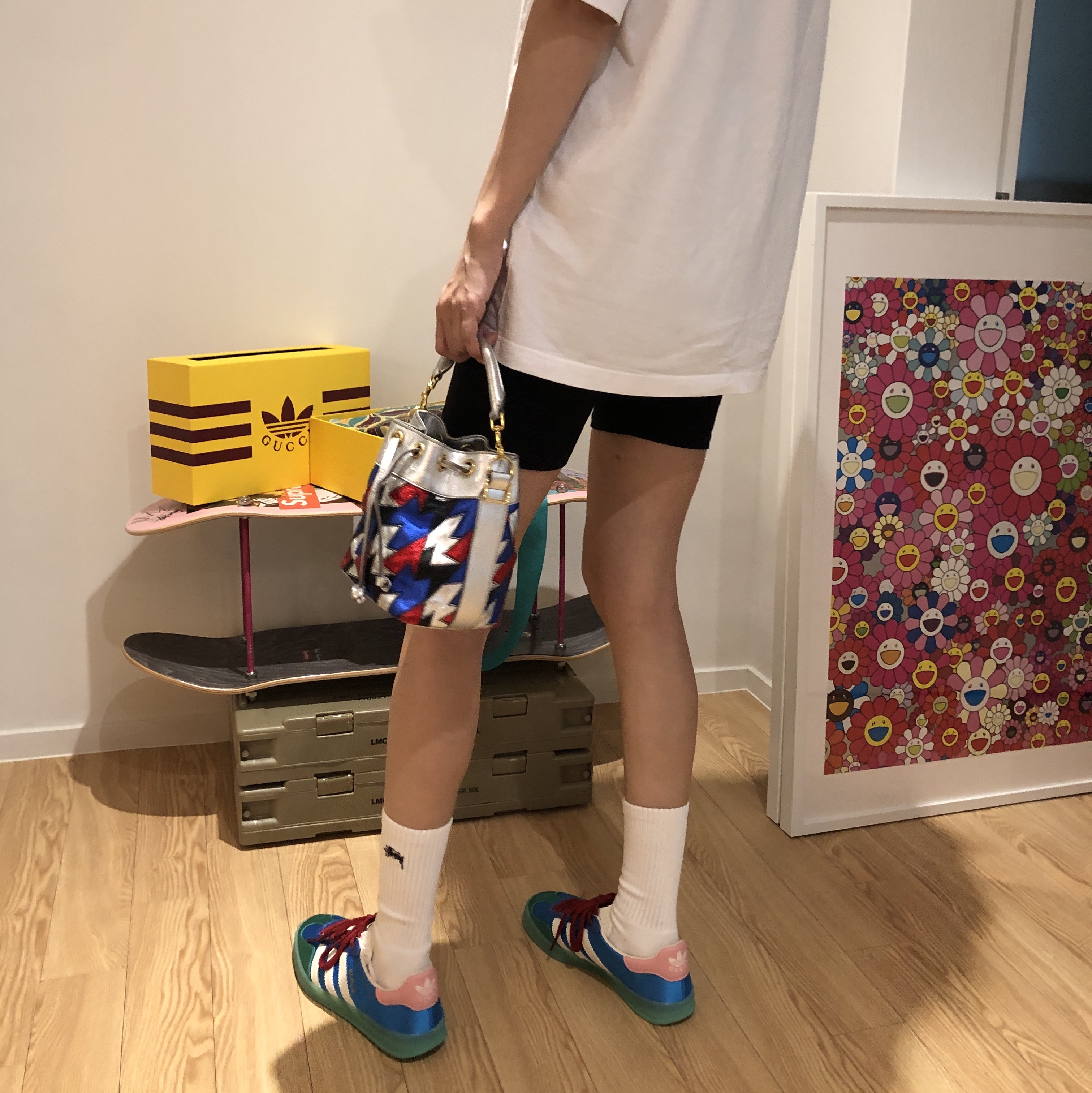 (W) Gucci x Adidas Gazelle Light Blue Silk, Stussy Small Stock Crew Socks White (3 Pack) 착용 스타일 - 2