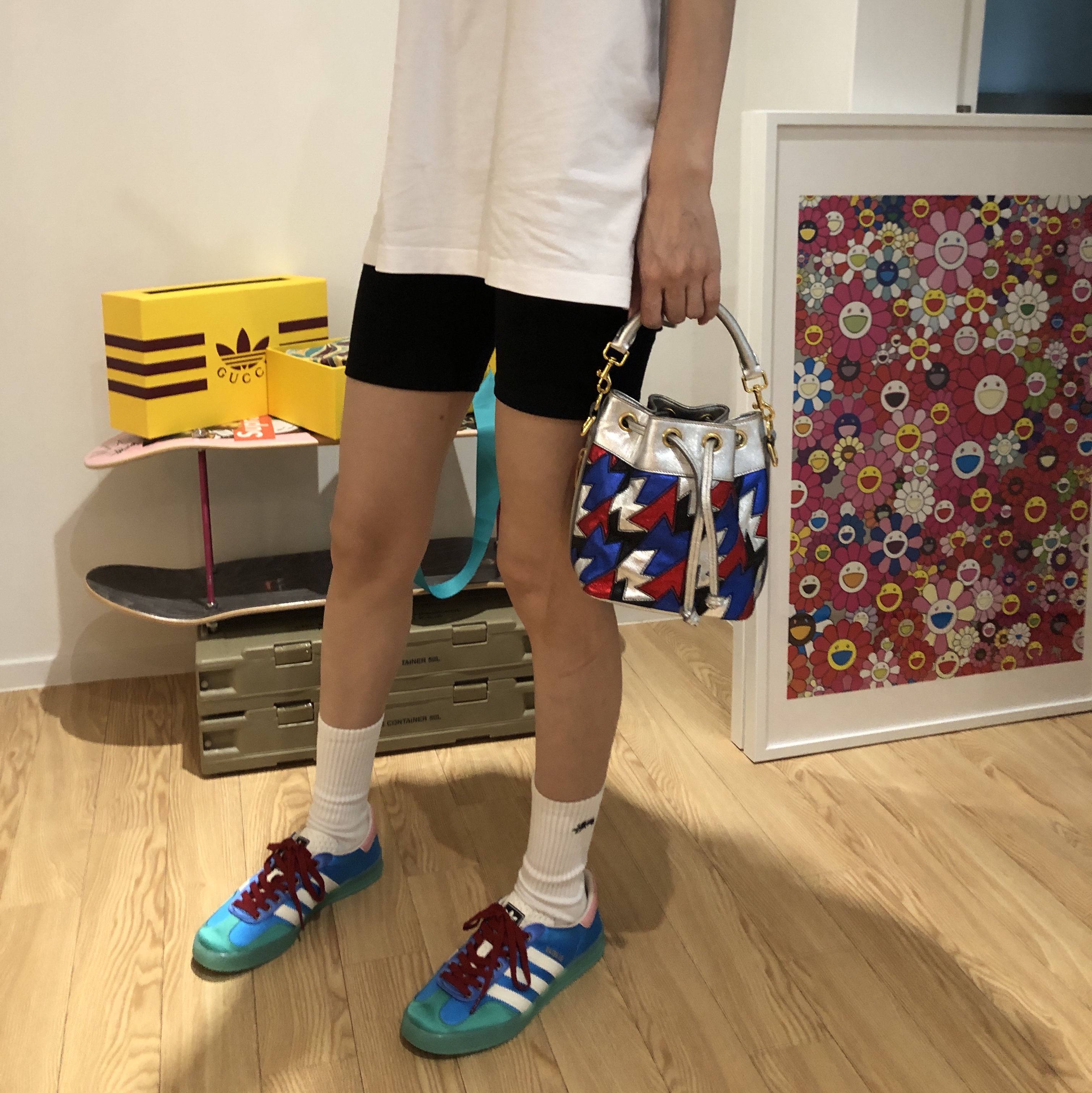 (W) Gucci x Adidas Gazelle Light Blue Silk, Stussy Small Stock Crew Socks White (3 Pack) 착용 스타일 - 1