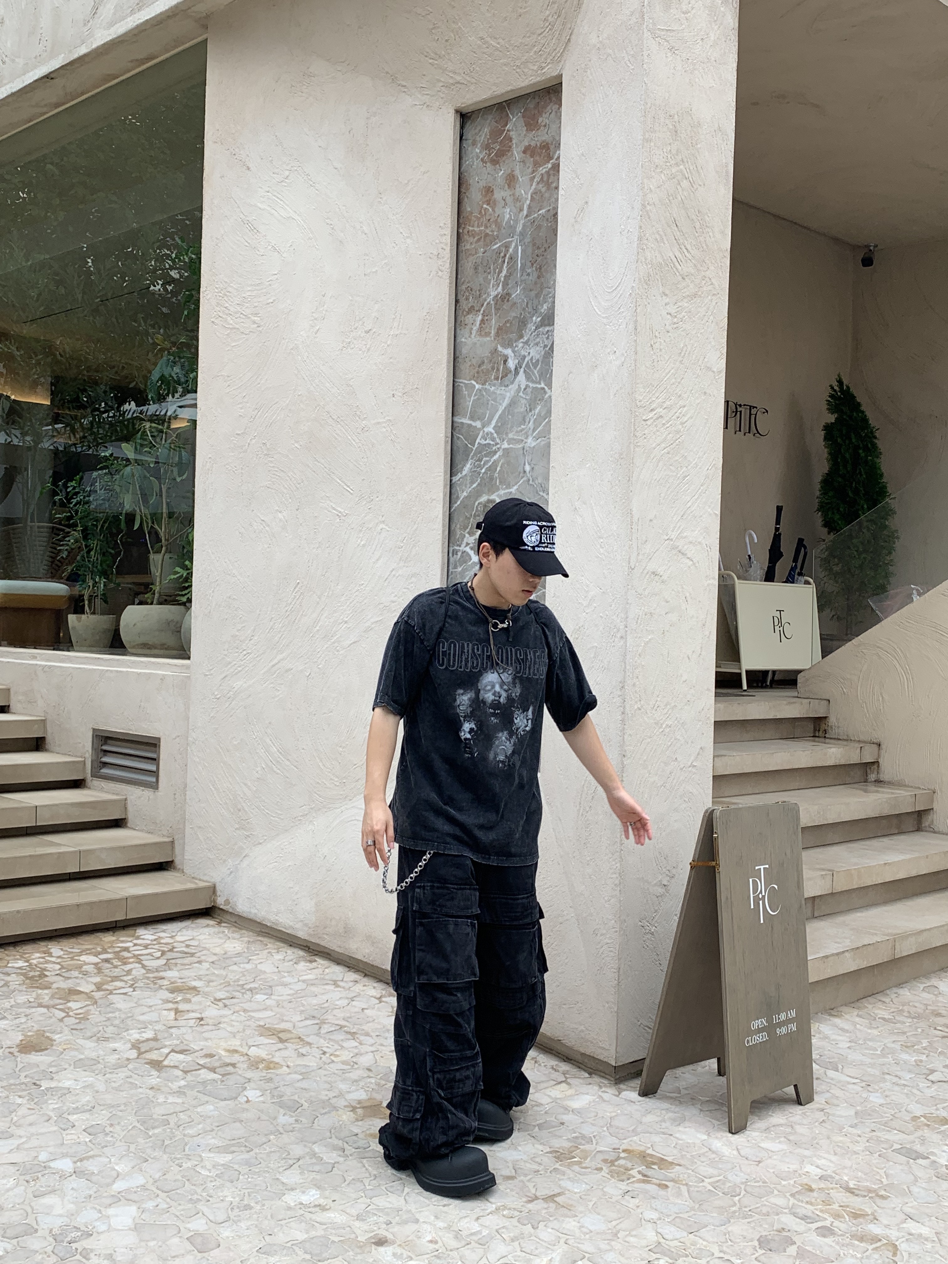 Balenciaga Steroid Derby Black, Project G/R Crinkle Denim Cargo Pants Black 착용 스타일 - 2