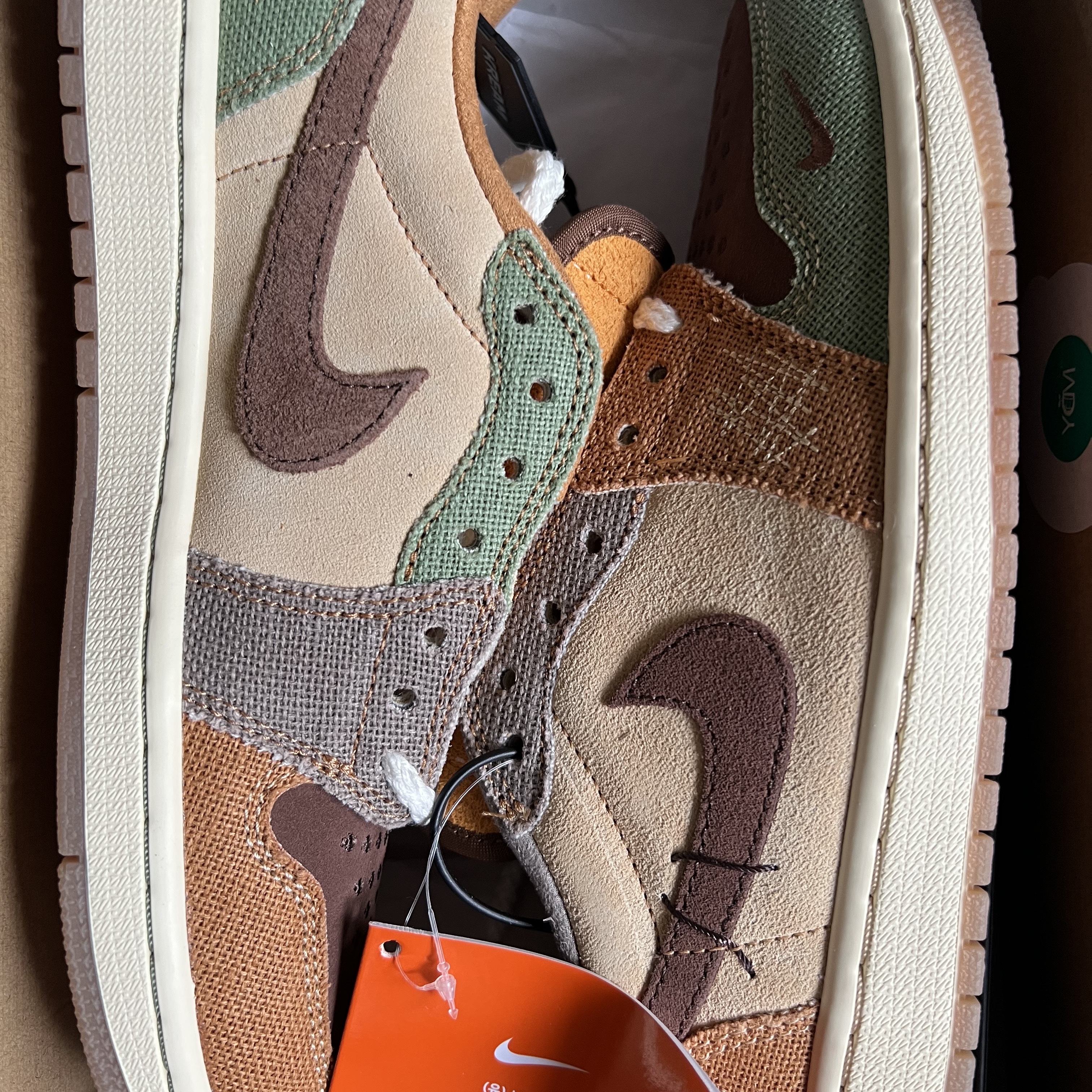 Jordan 1 x Zion Williamson Retro Low OG Flax and Oil Green 착용 스타일