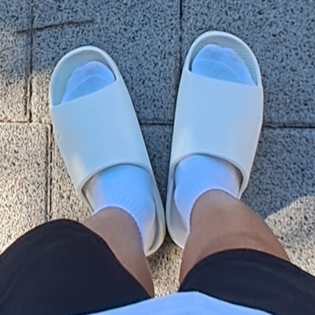 Nike Calm Slide Sail 착용 스타일