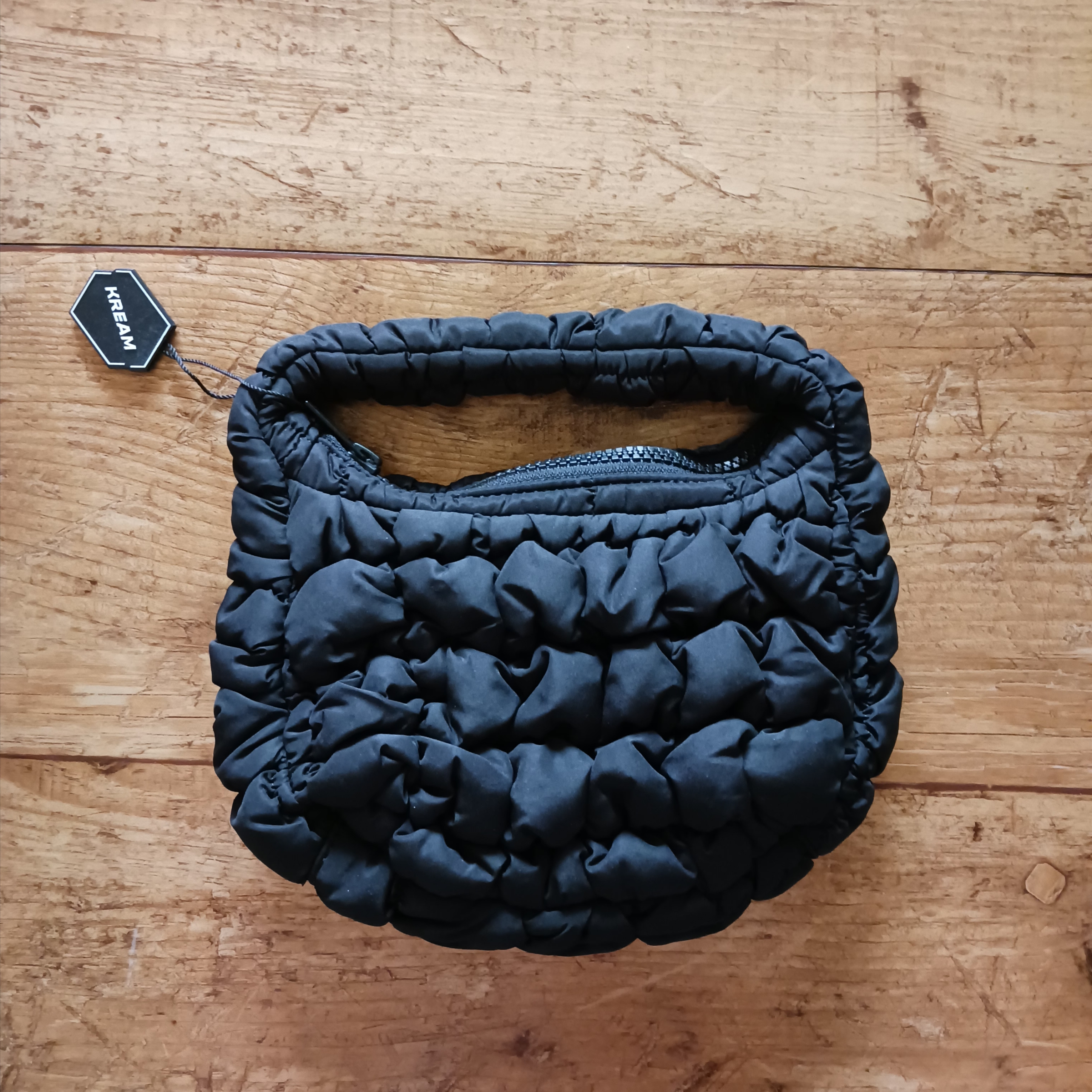 COS Quilted Mini Bag Black 착용 스타일