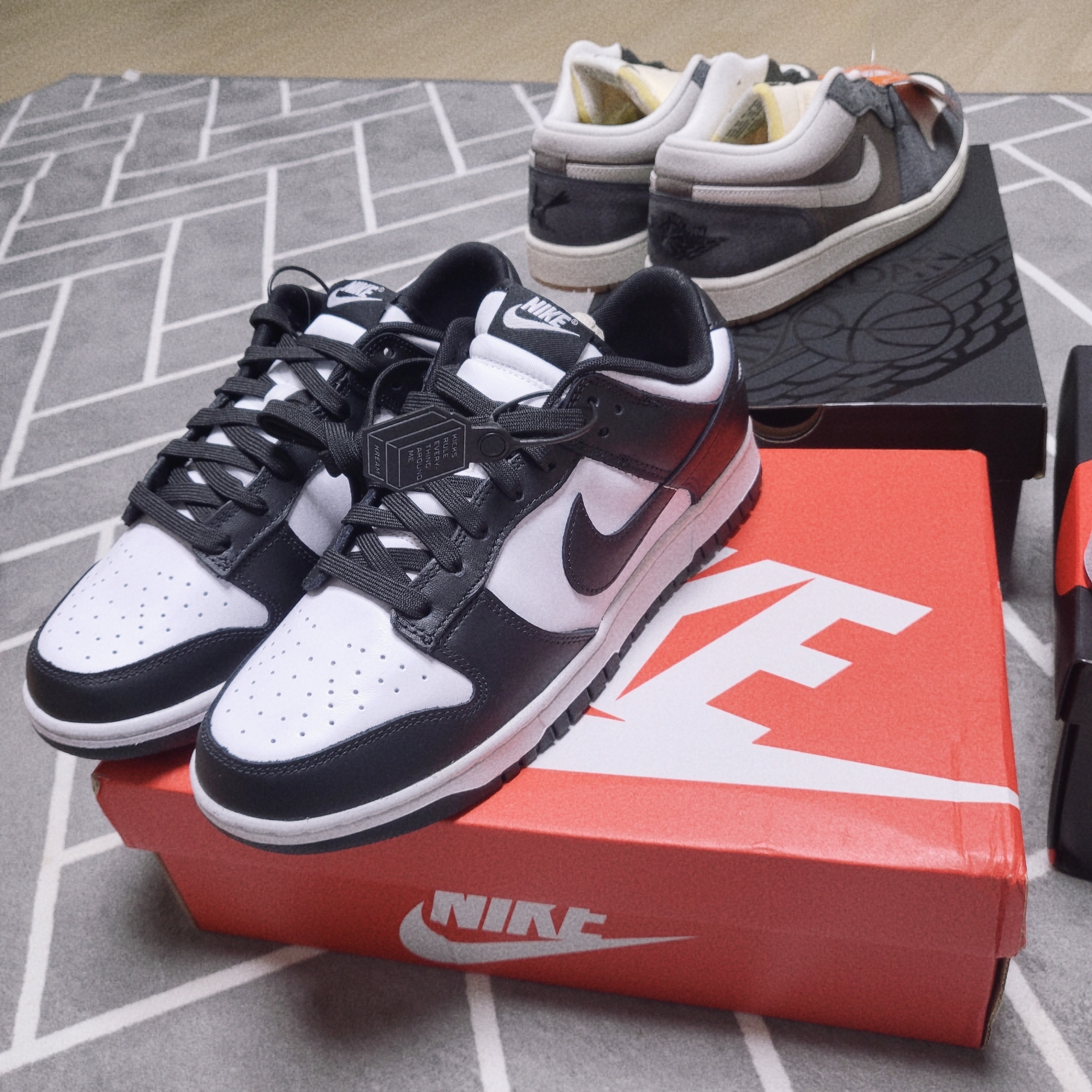 Nike Dunk Low Retro Black 착용 스타일 - 2