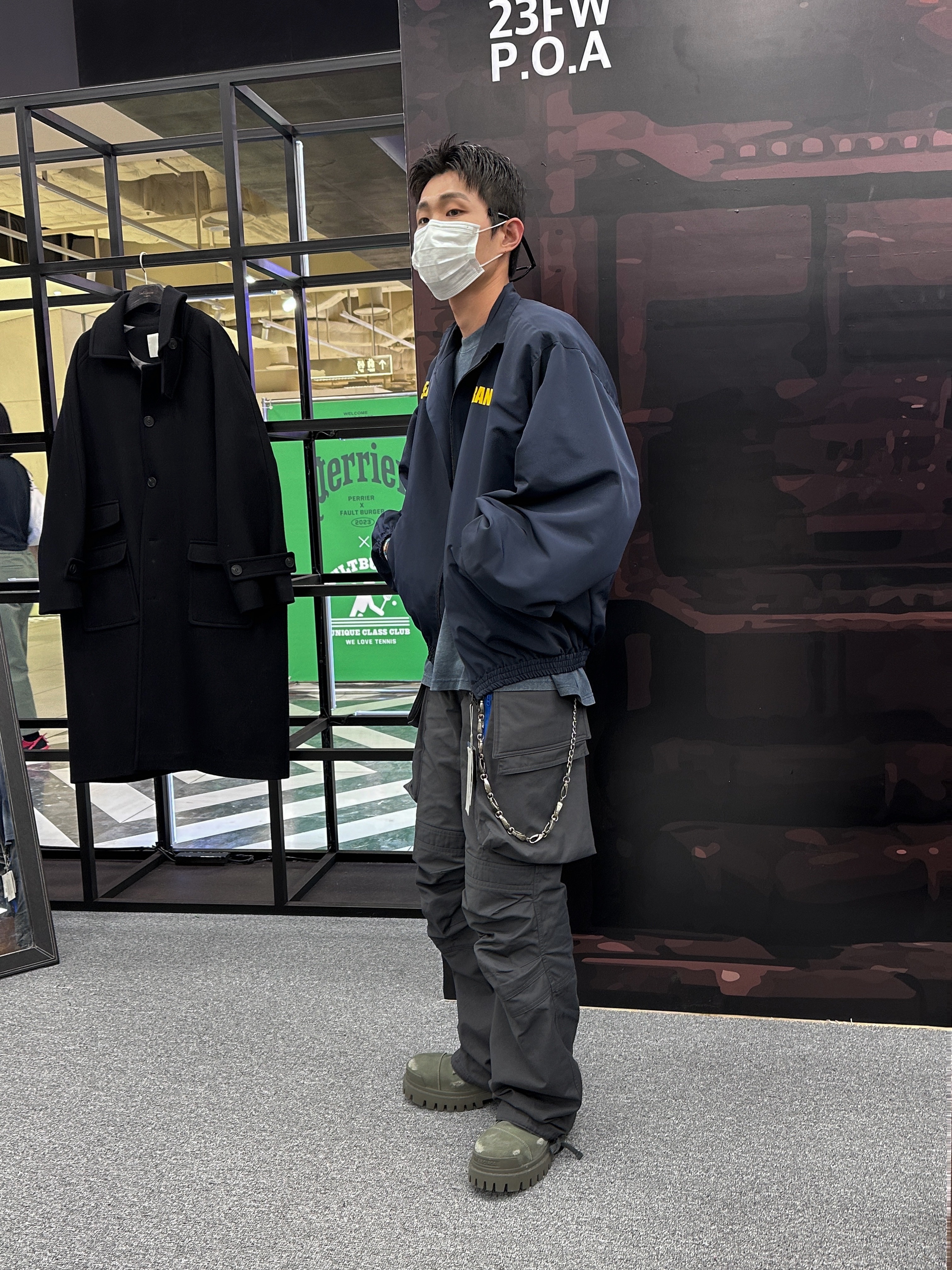 Undermycar Maigan Padded Shoulder Zip-Up Blouson India Ink - 23FW, Balenciaga Combat Strike 20mm Boot Kaki 착용 스타일 - 1