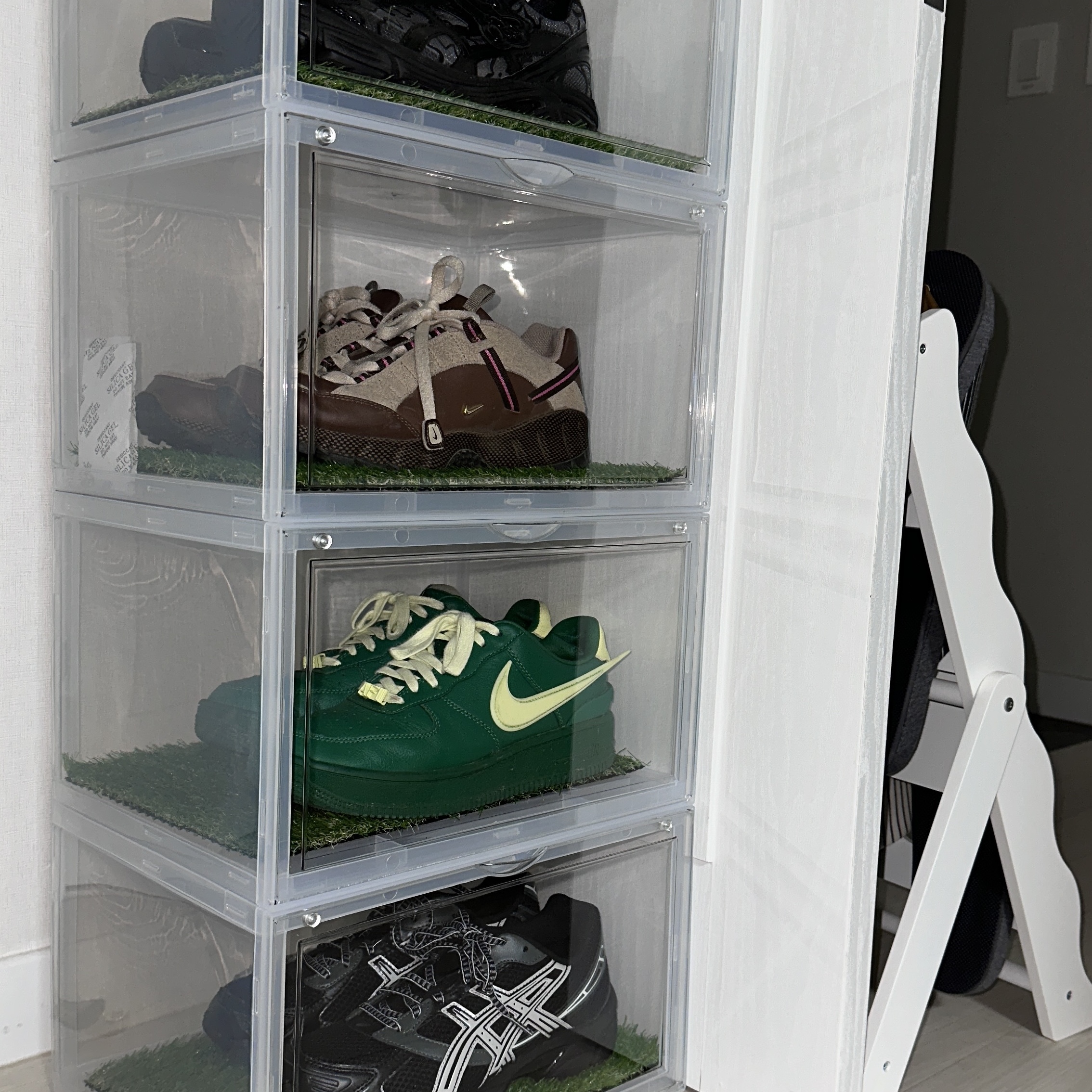 Asics x Cecilie Bahnsen GT-2160 Black, Nike x Ambush Air Force 1 Low SP Pine Green and Citron 착용 스타일