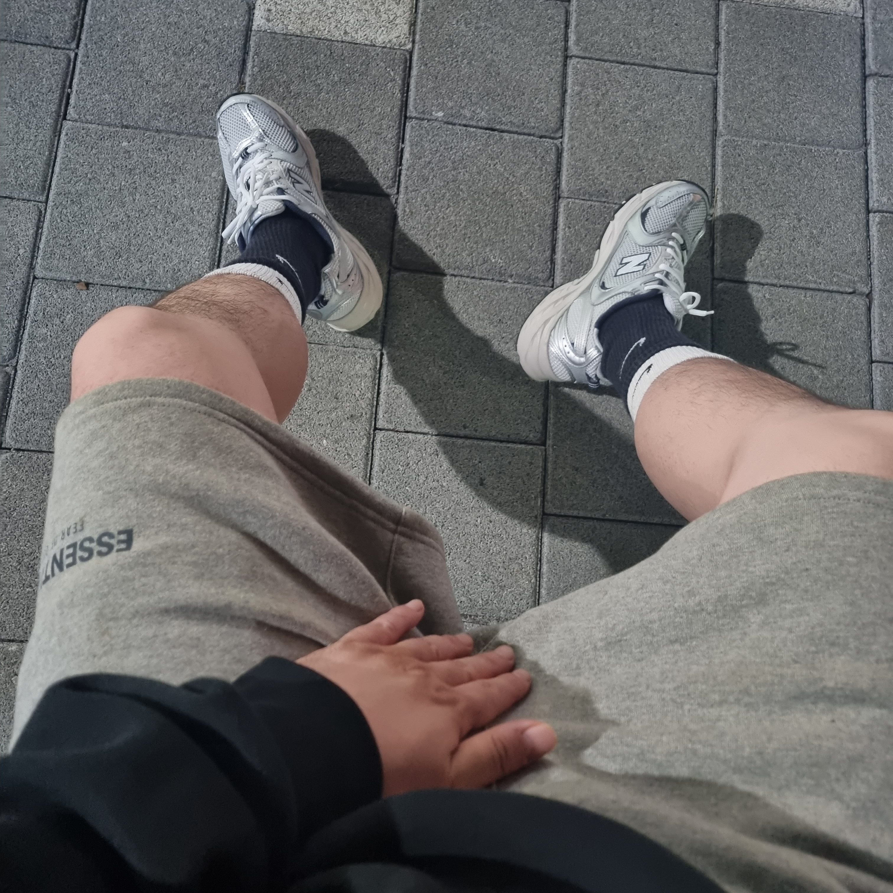 New Balance 530 Steel Grey 착용 스타일 - 2