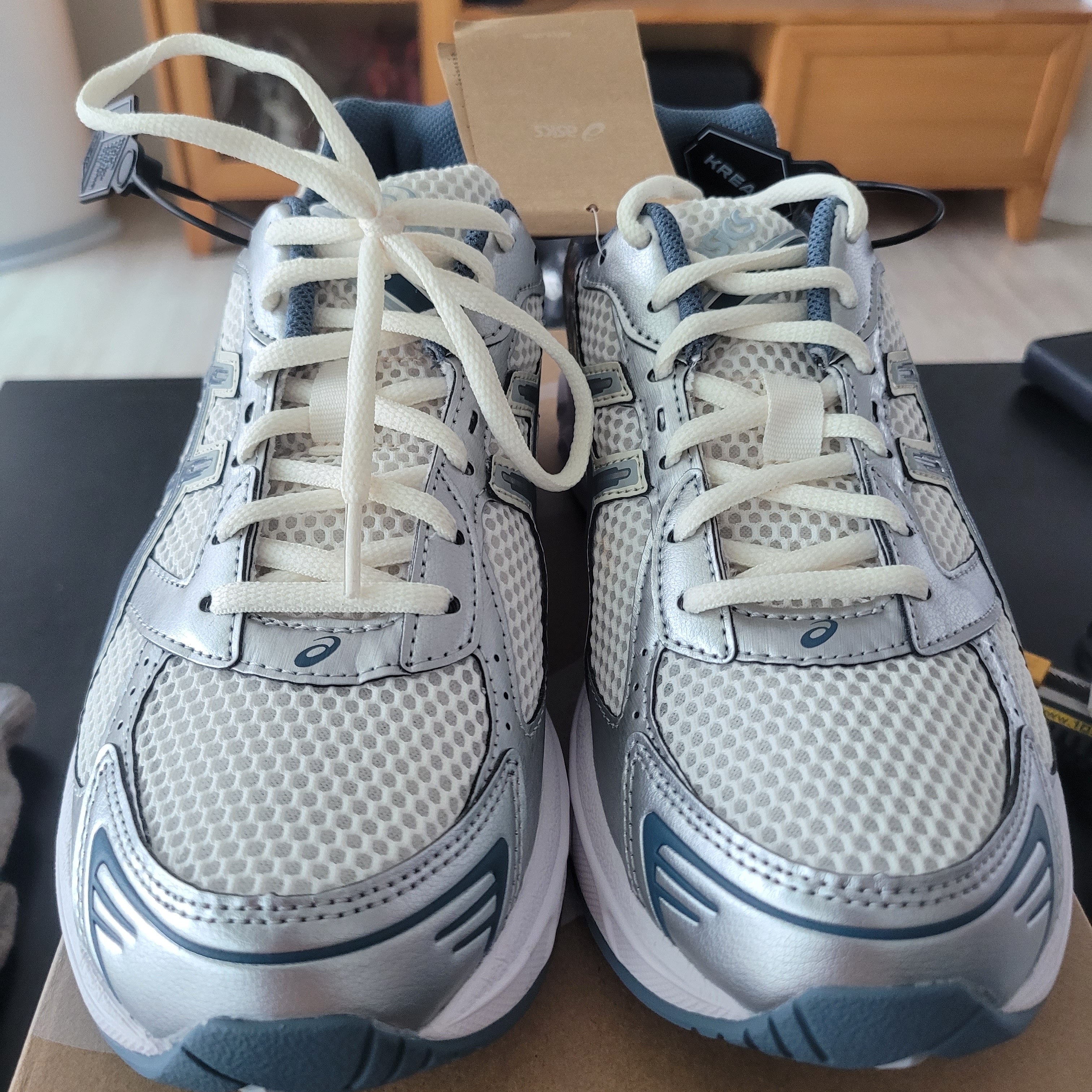 Asics Gel-1130 Cream Ironclad 착용 스타일 - 2