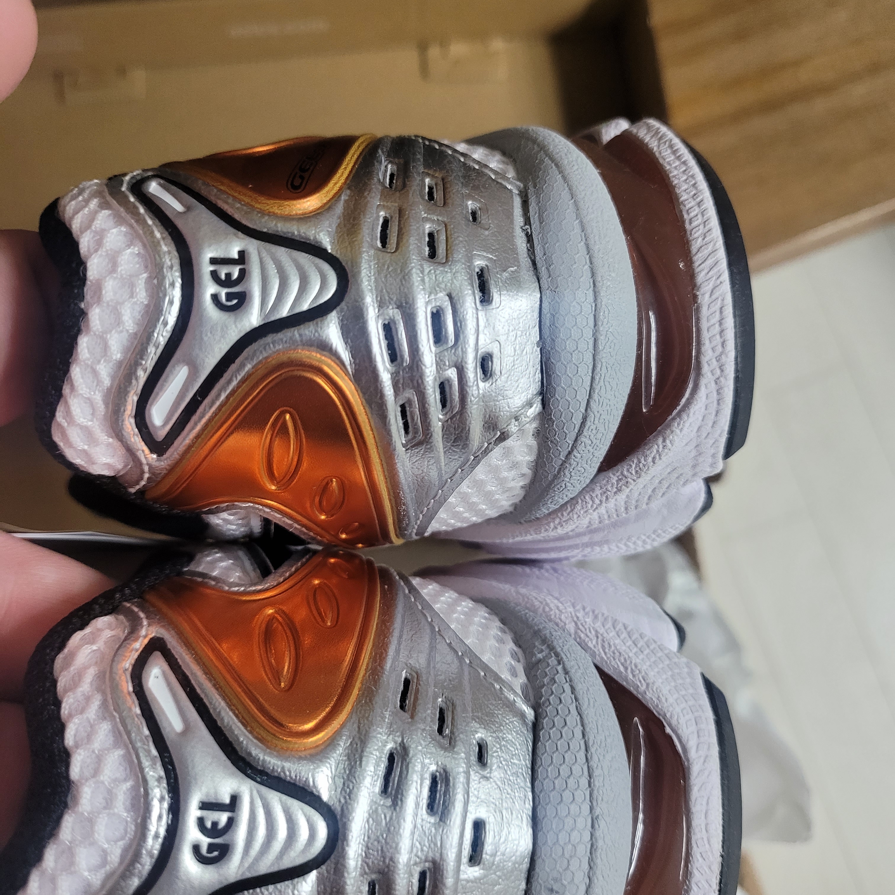 Asics Gel-Kayano 14 White Piquant Orange 착용 스타일