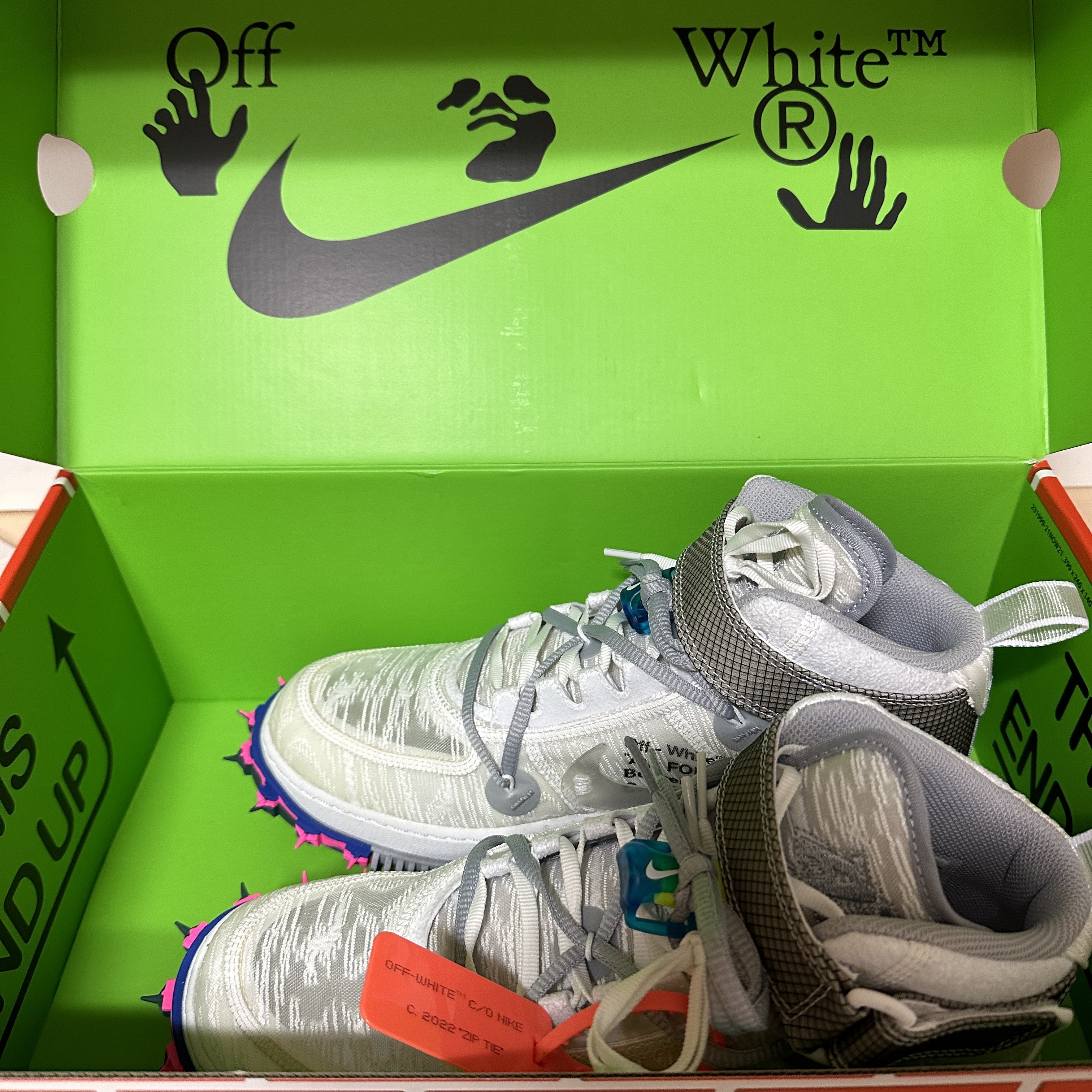 Nike x Off-White Air Force 1 Mid SP White 착용 스타일