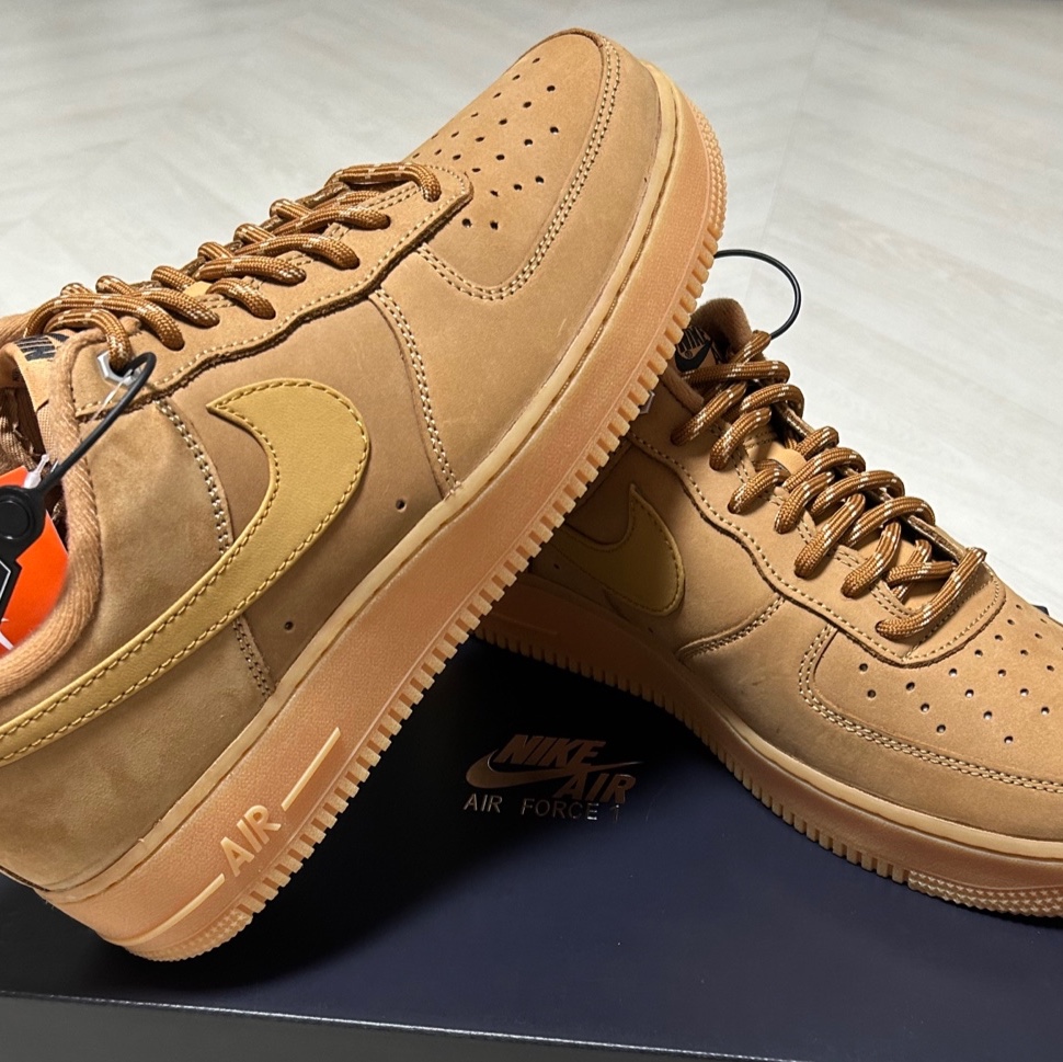 Nike Air Force 1 '07 WB Flax 착용 스타일