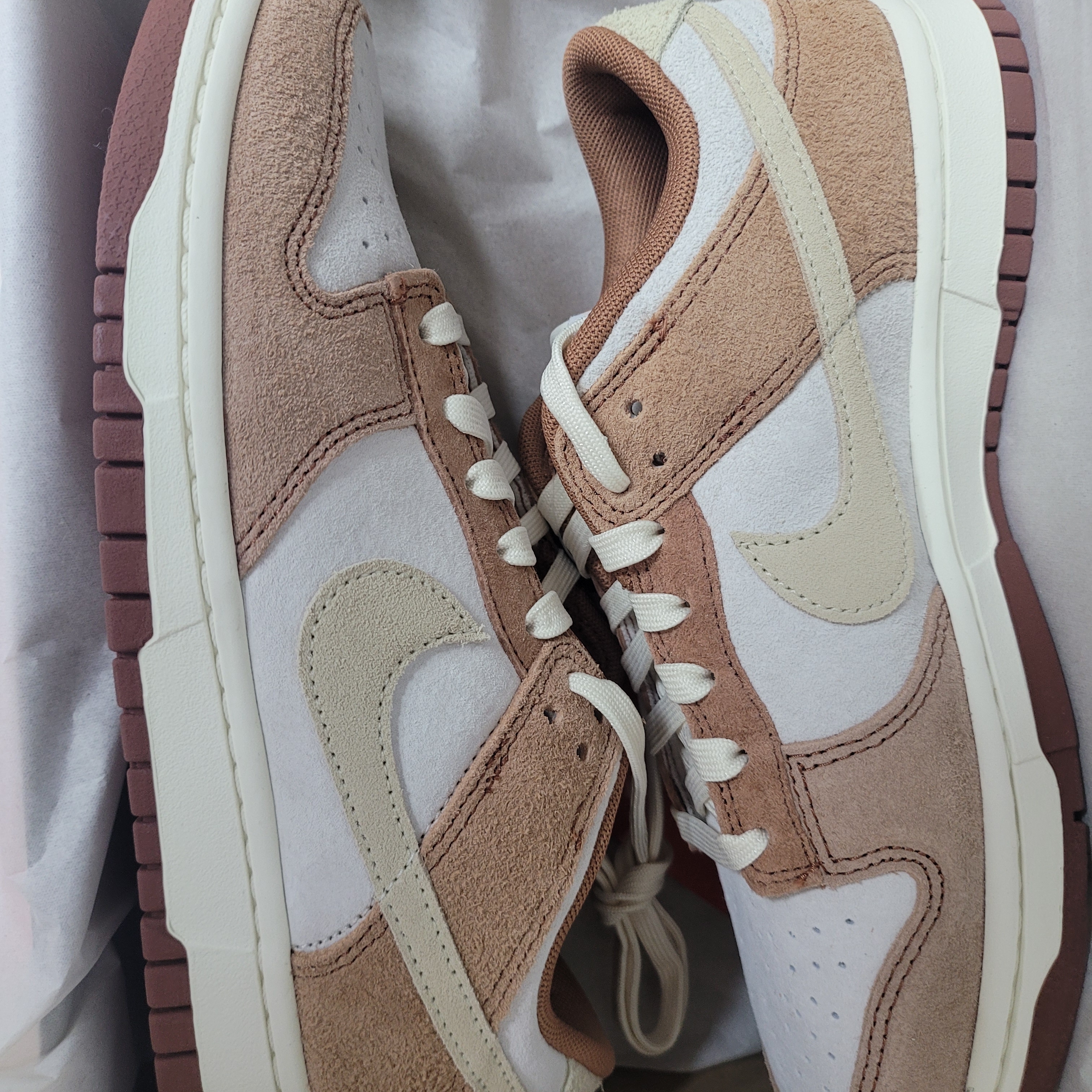 Nike Dunk Low Pro Premium Medium Curry 착용 스타일