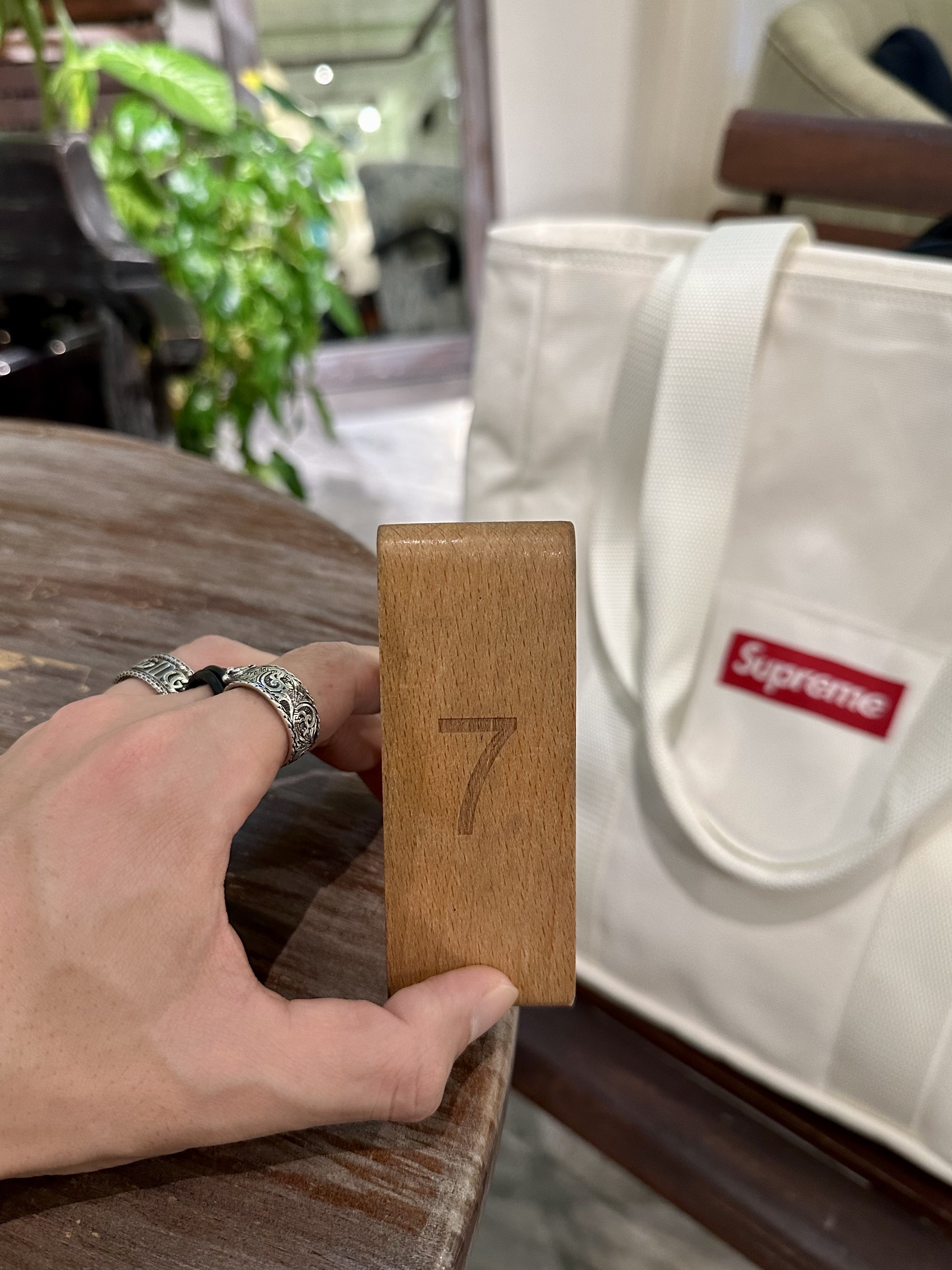 Supreme Ventile Camp Cap White - 23SS, Supreme Canvas Tote White 착용 스타일 - 2