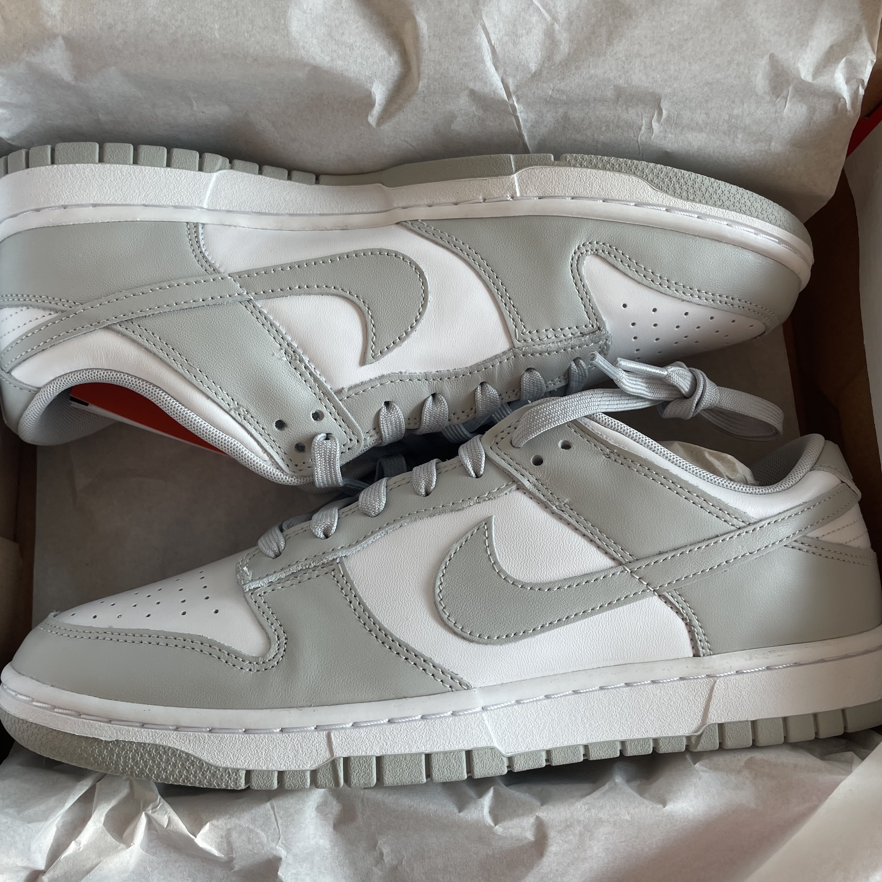 Nike Dunk Low Retro Grey Fog 착용 스타일