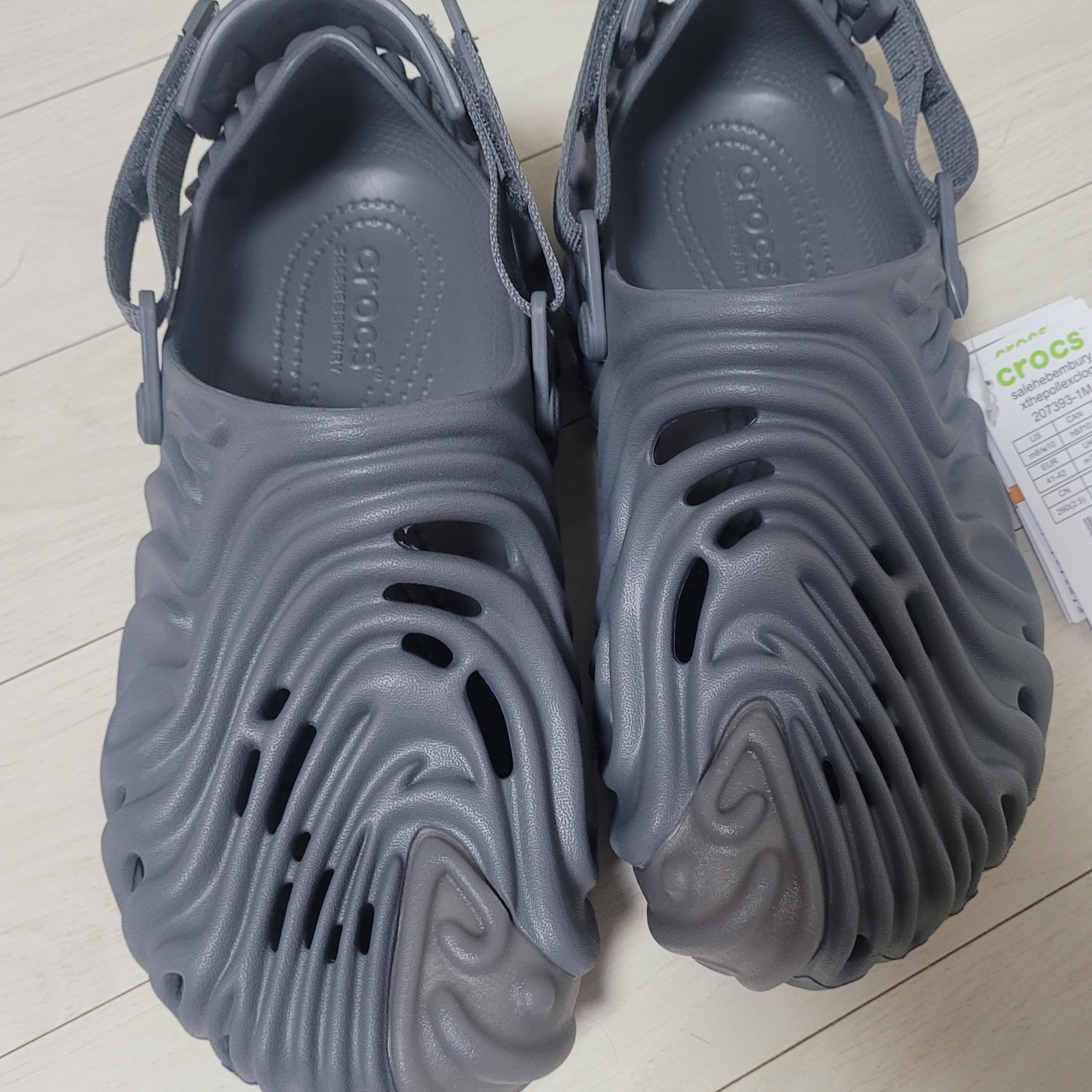 Crocs x Salehe Bembury Pollex Clog Niagara 착용 스타일