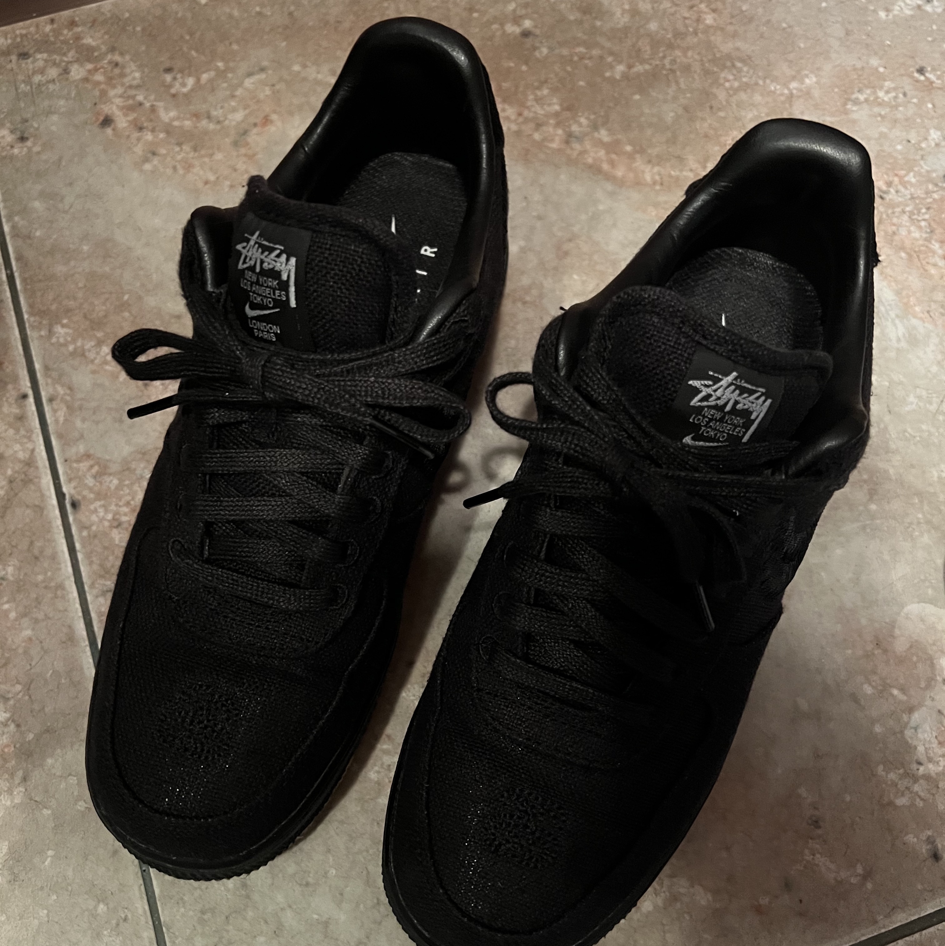 Nike x Stussy Air Force 1 Low Triple Black 착용 스타일