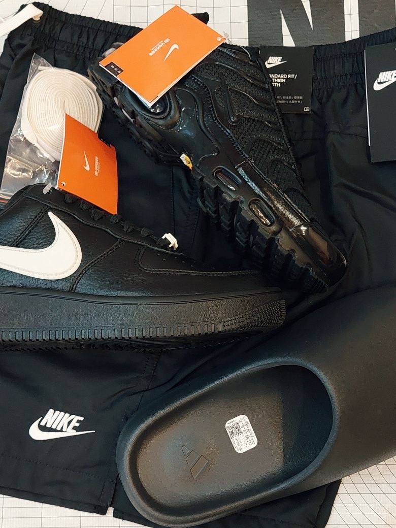 Nike Air Max Plus Triple Black, Nike x Ambush Air Force 1 Low SP Black 착용 스타일