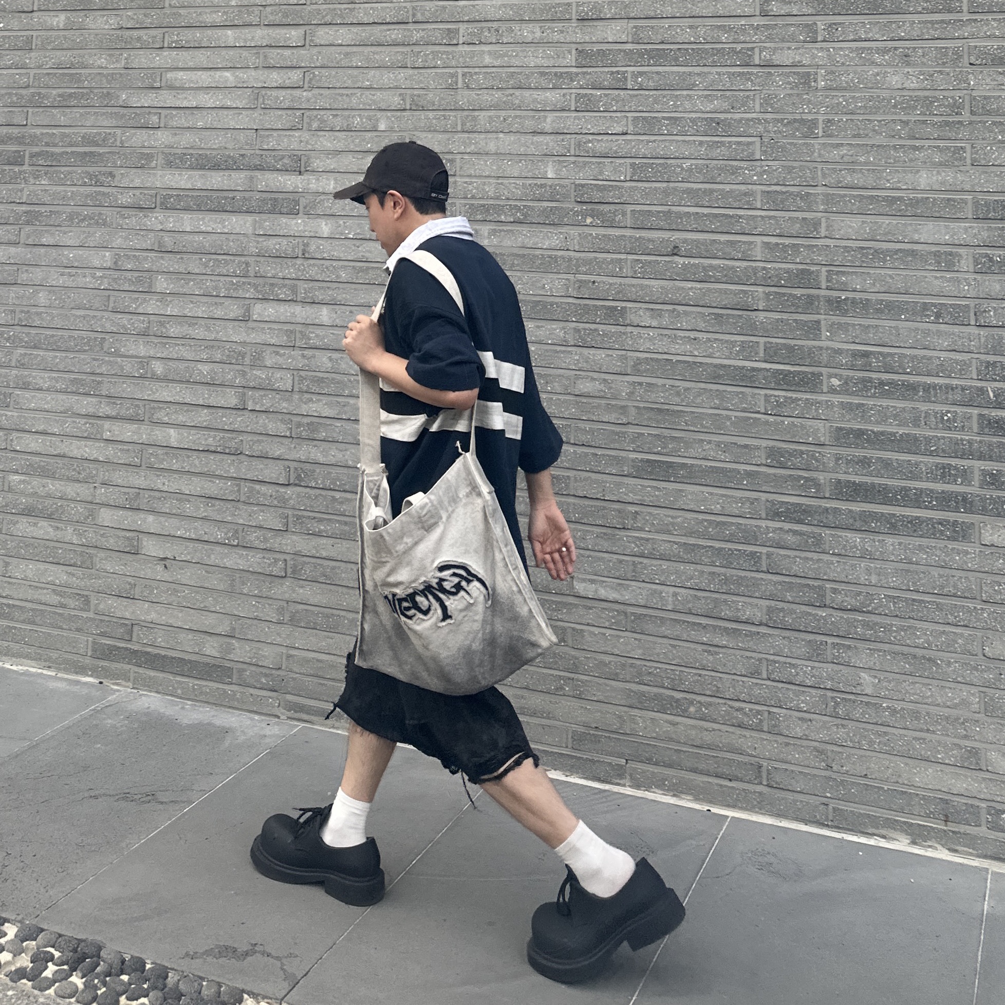 Project G/R Bullied Half Polo Shirts Navy, Project G/R Reworked Bermuda Shorts Black 착용 스타일