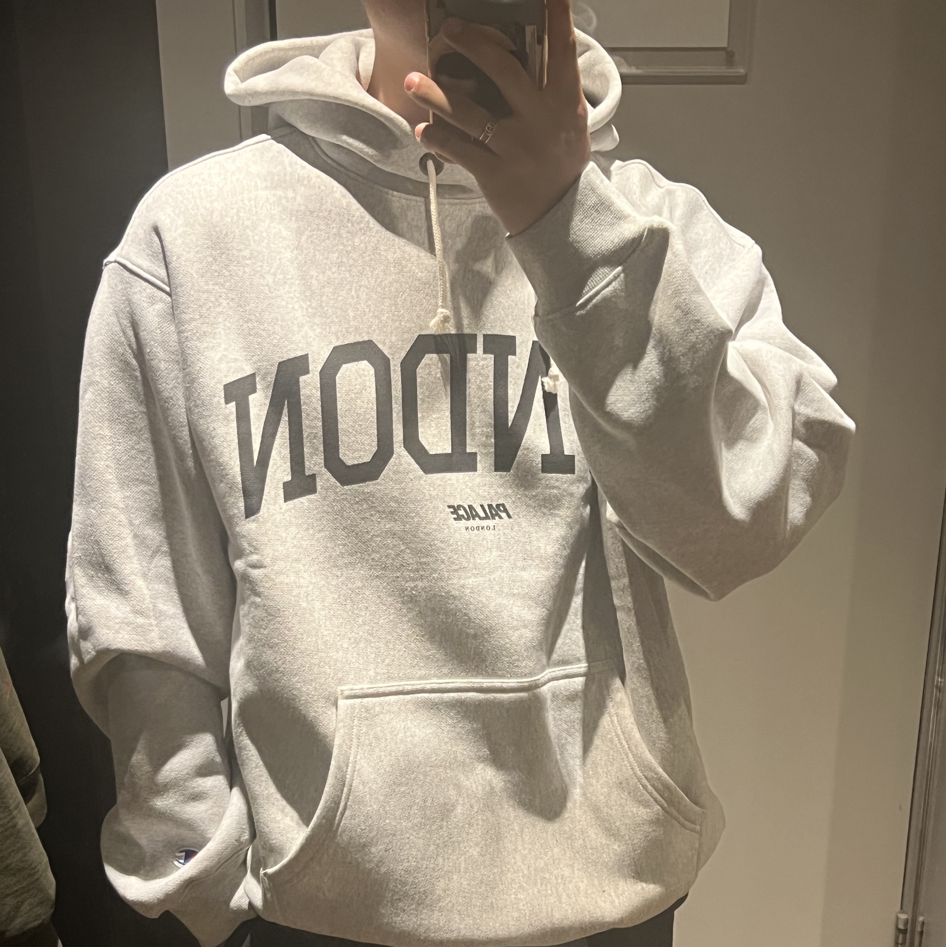 Palace Champion Shop Hood London Grey Marl - 23FW 착용 스타일