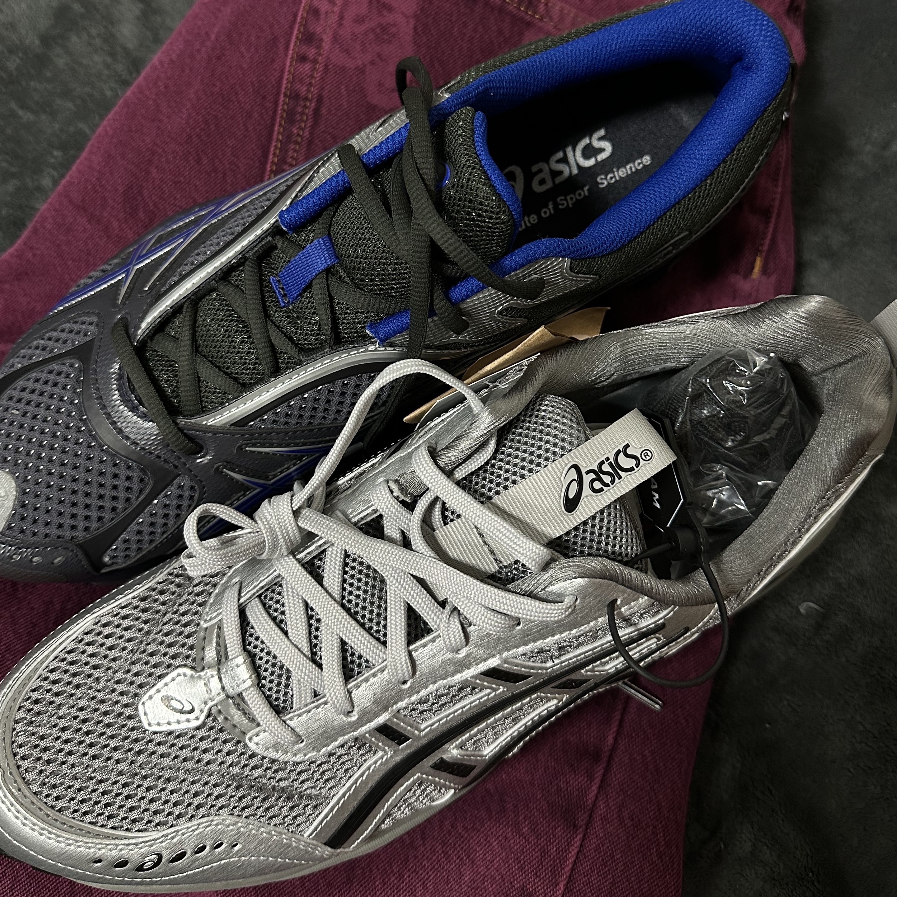 Asics x Freja Wewer Gel-1090 V2 Clay Grey Pure Silver 착용 스타일