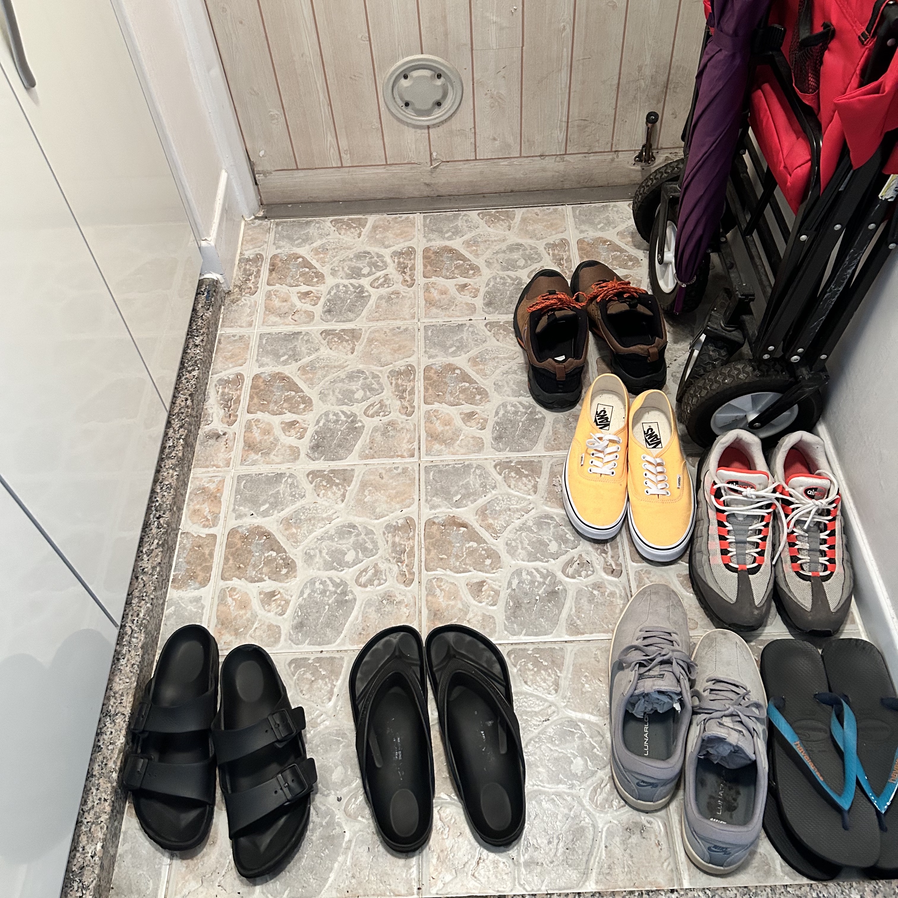 Salomon XT-6 ADV Black, Nike Zoom Vomero 5 SP Vast Grey 2023 착용 스타일 - 4