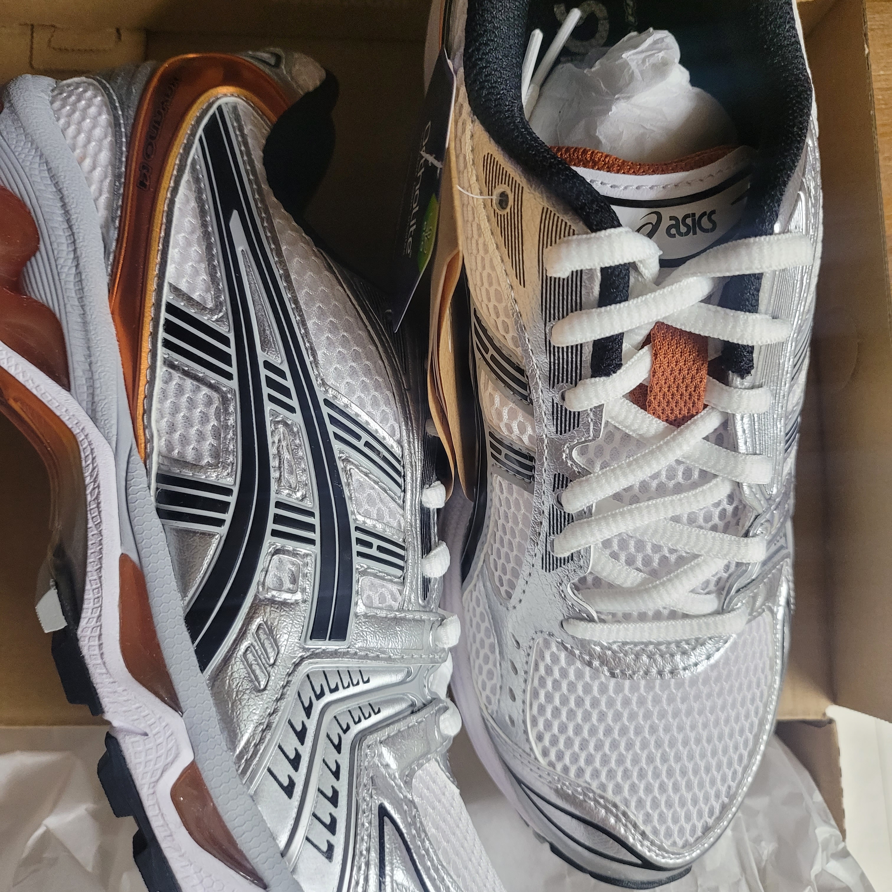 Asics Gel-Kayano 14 White Piquant Orange 착용 스타일