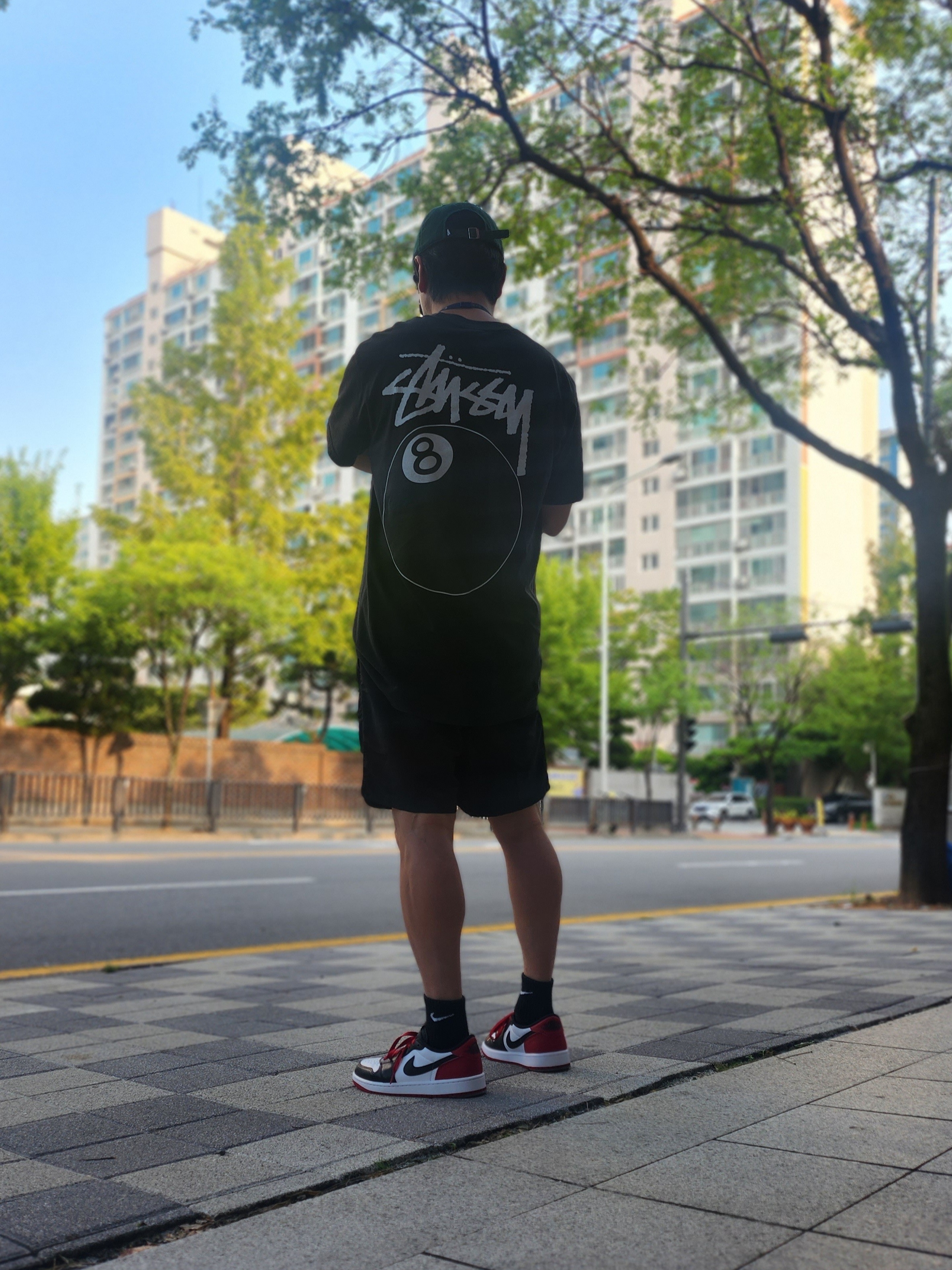 Stussy 8 Ball Pigment Dyed T-Shirt Black - 22SS, Stussy Big Basic Water Shorts Black 착용 스타일 - 2