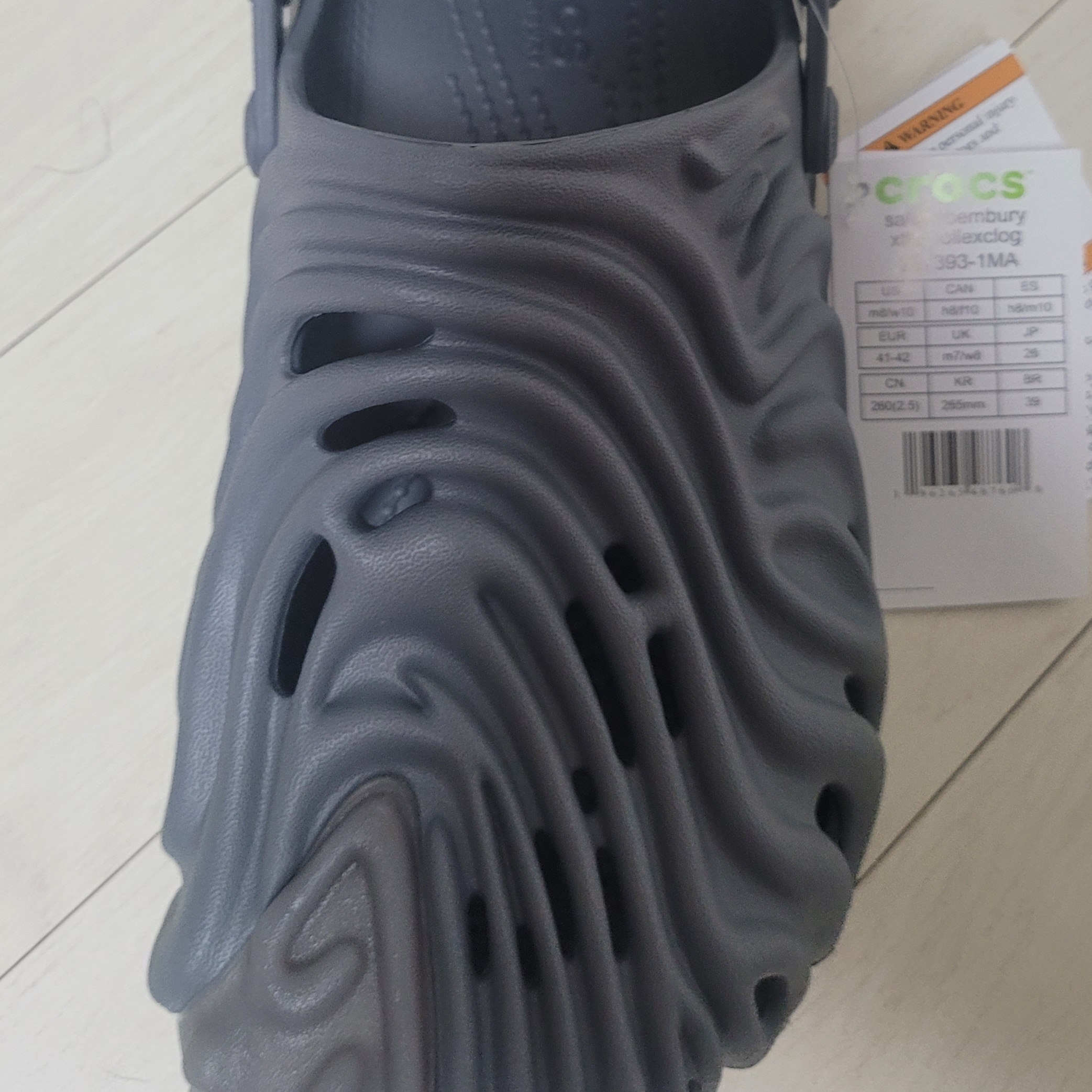 Crocs x Salehe Bembury Pollex Clog Niagara 착용 스타일