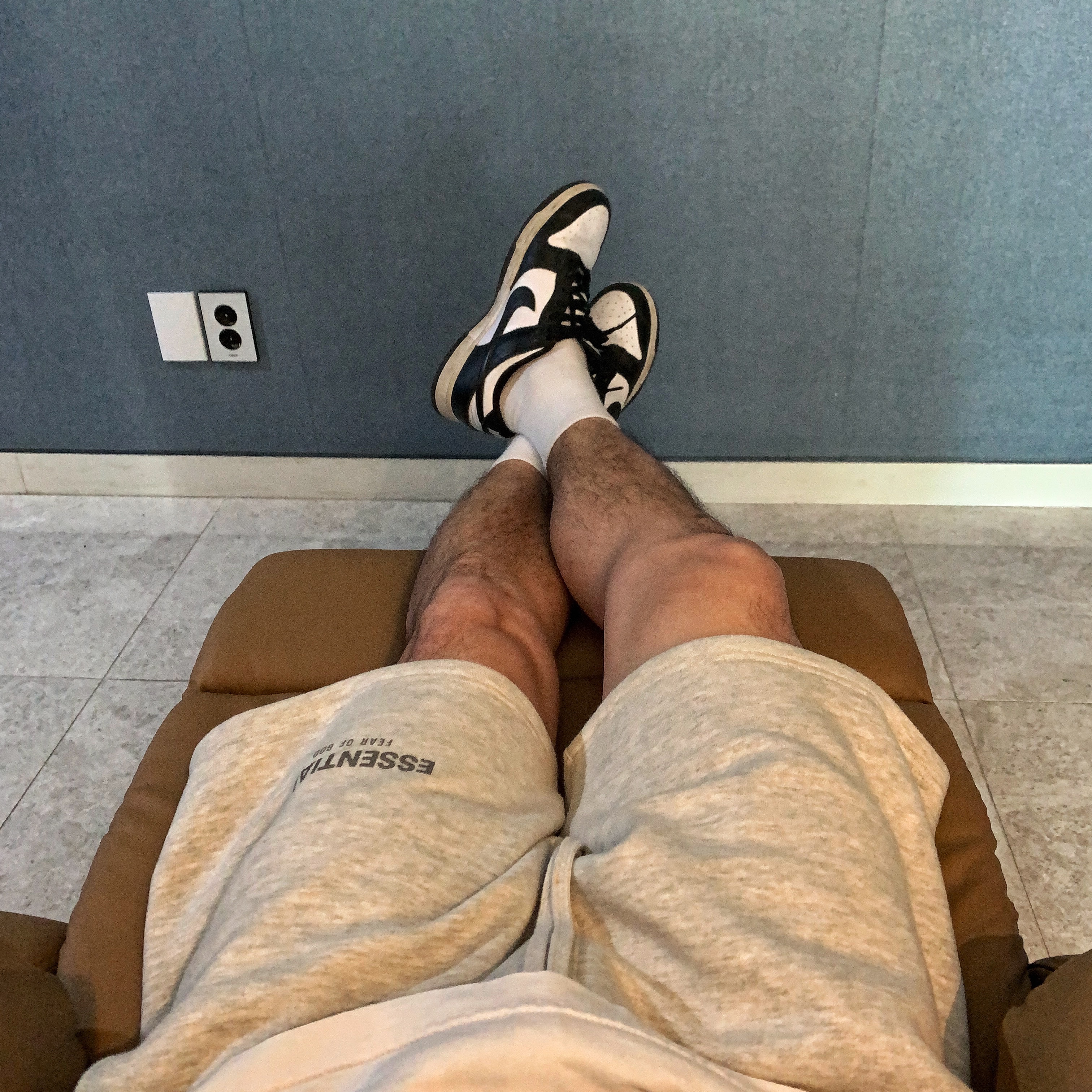 Essentials Fleece Shorts Heather Grey - 20FW, Nike Dunk Low Retro Black 착용 스타일