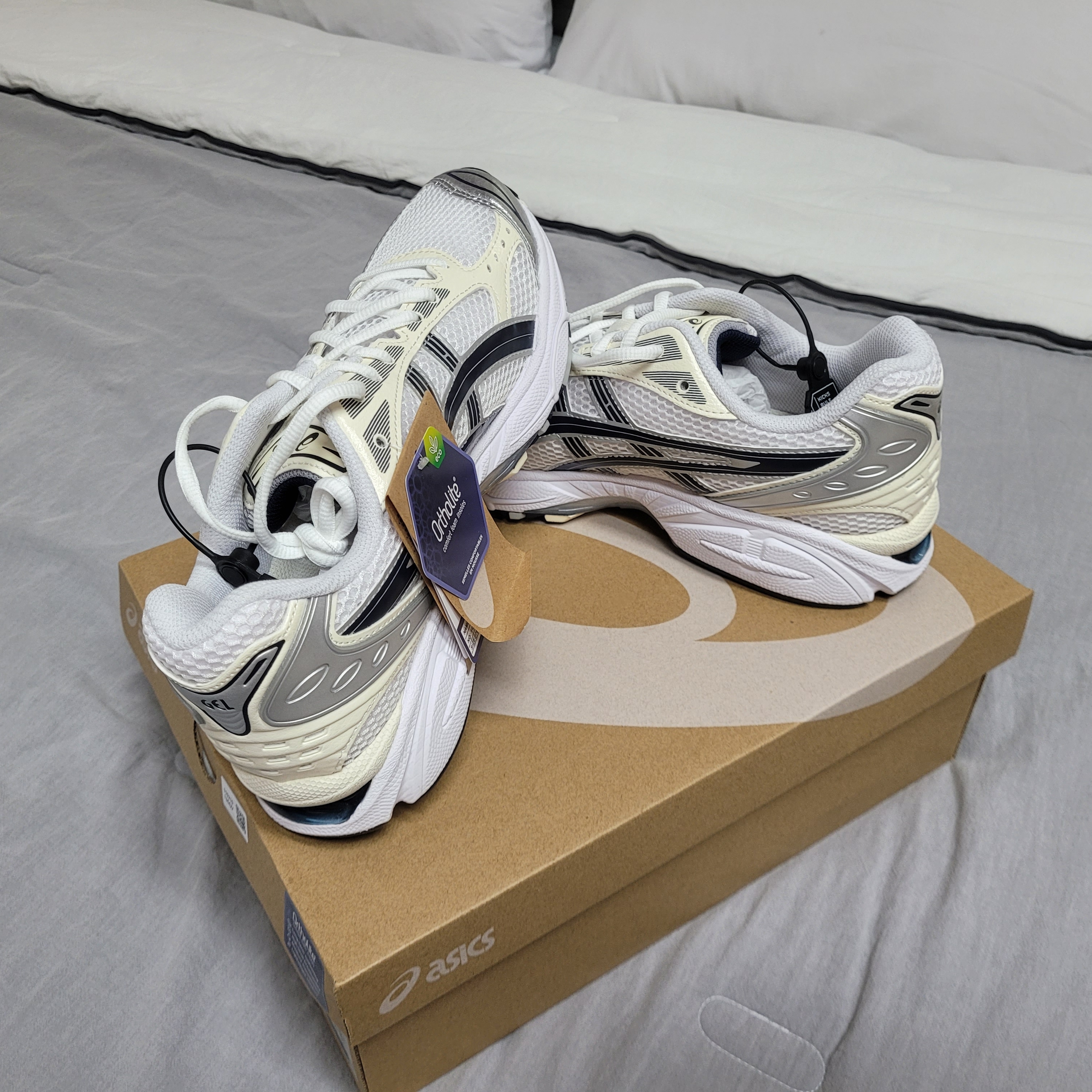(W) Asics Gel-Kayano 14 White Midnight 착용 스타일