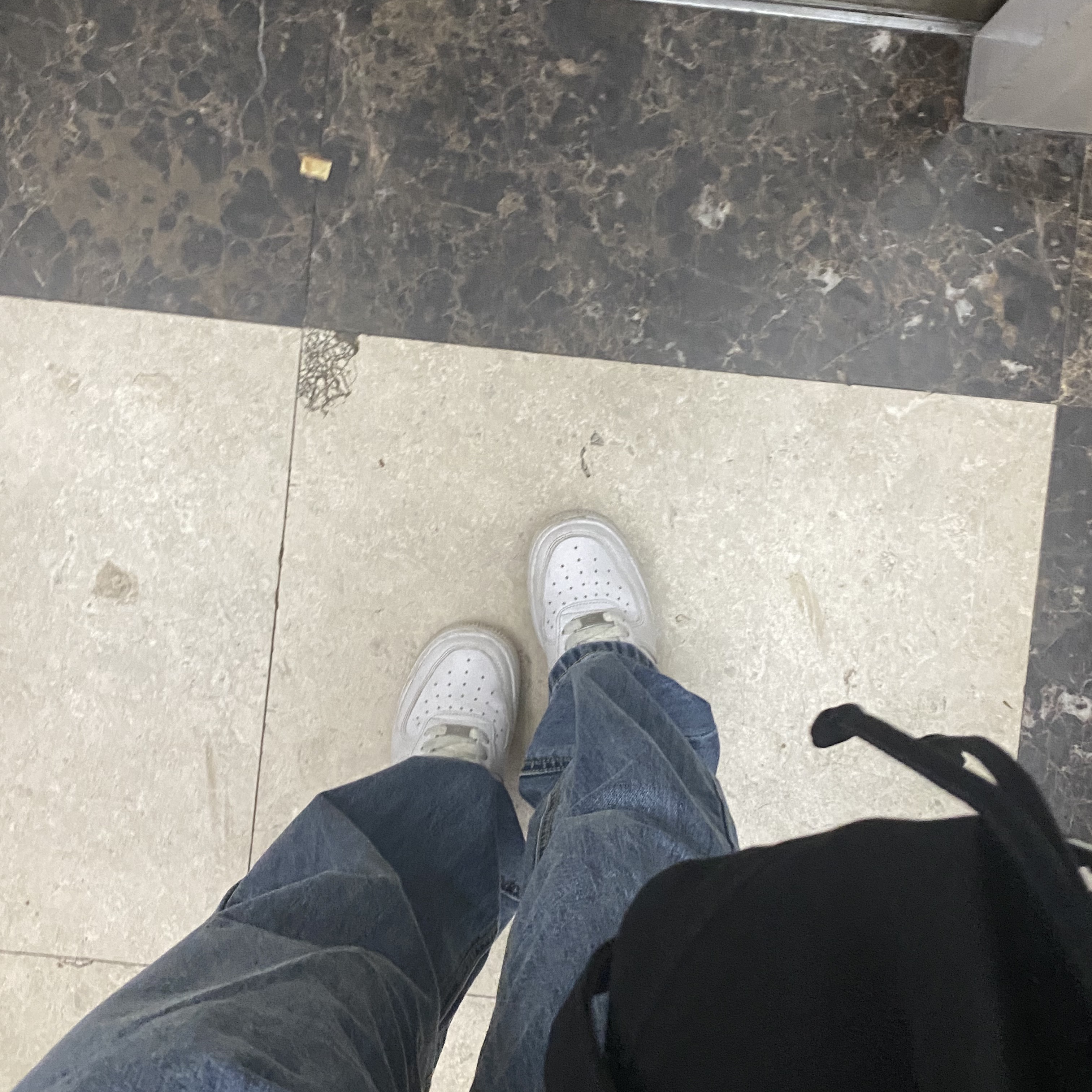 (W) Nike Air Force 1 '07 Low White 착용 스타일