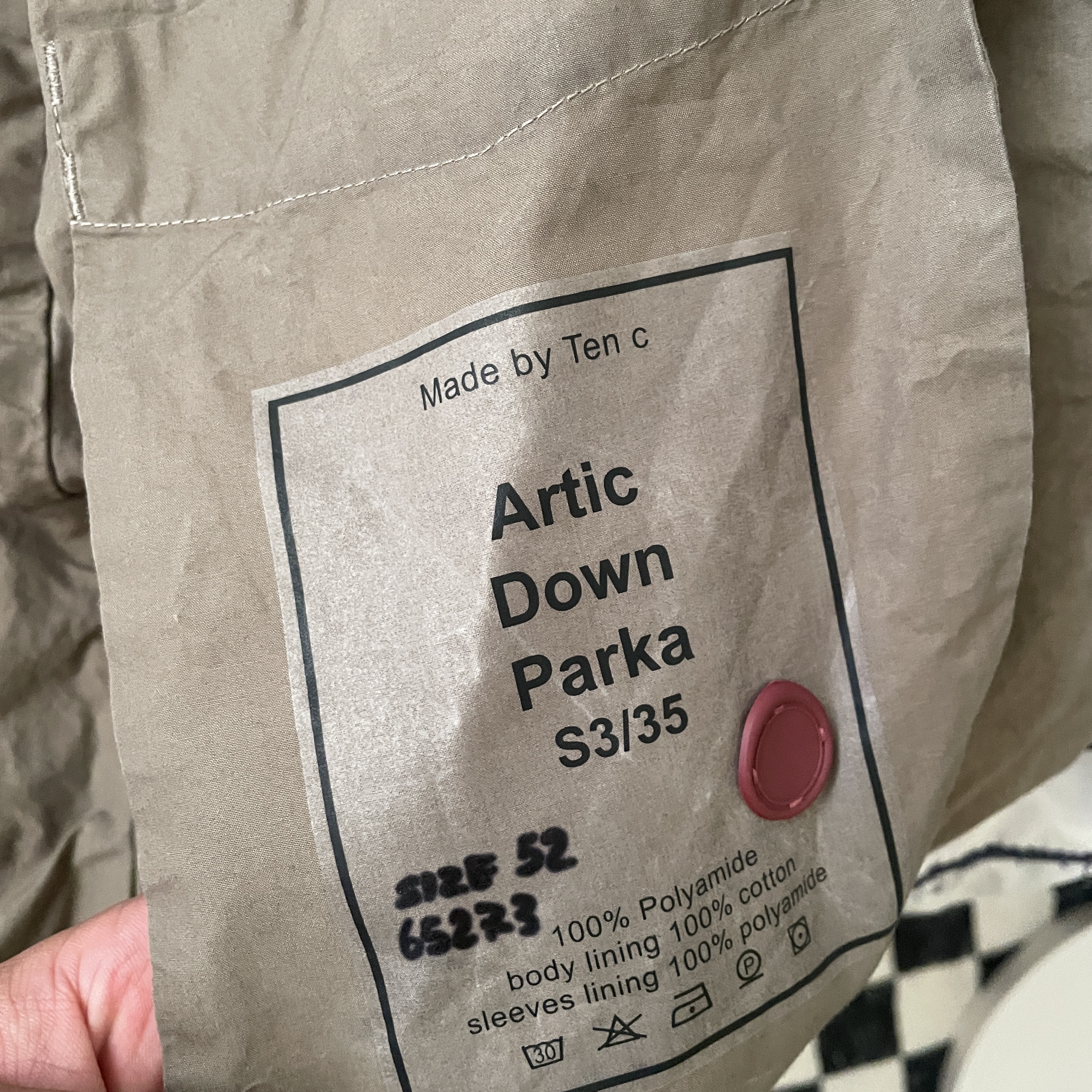 Ten C Artic Down Parka Black 착용 스타일 - 3