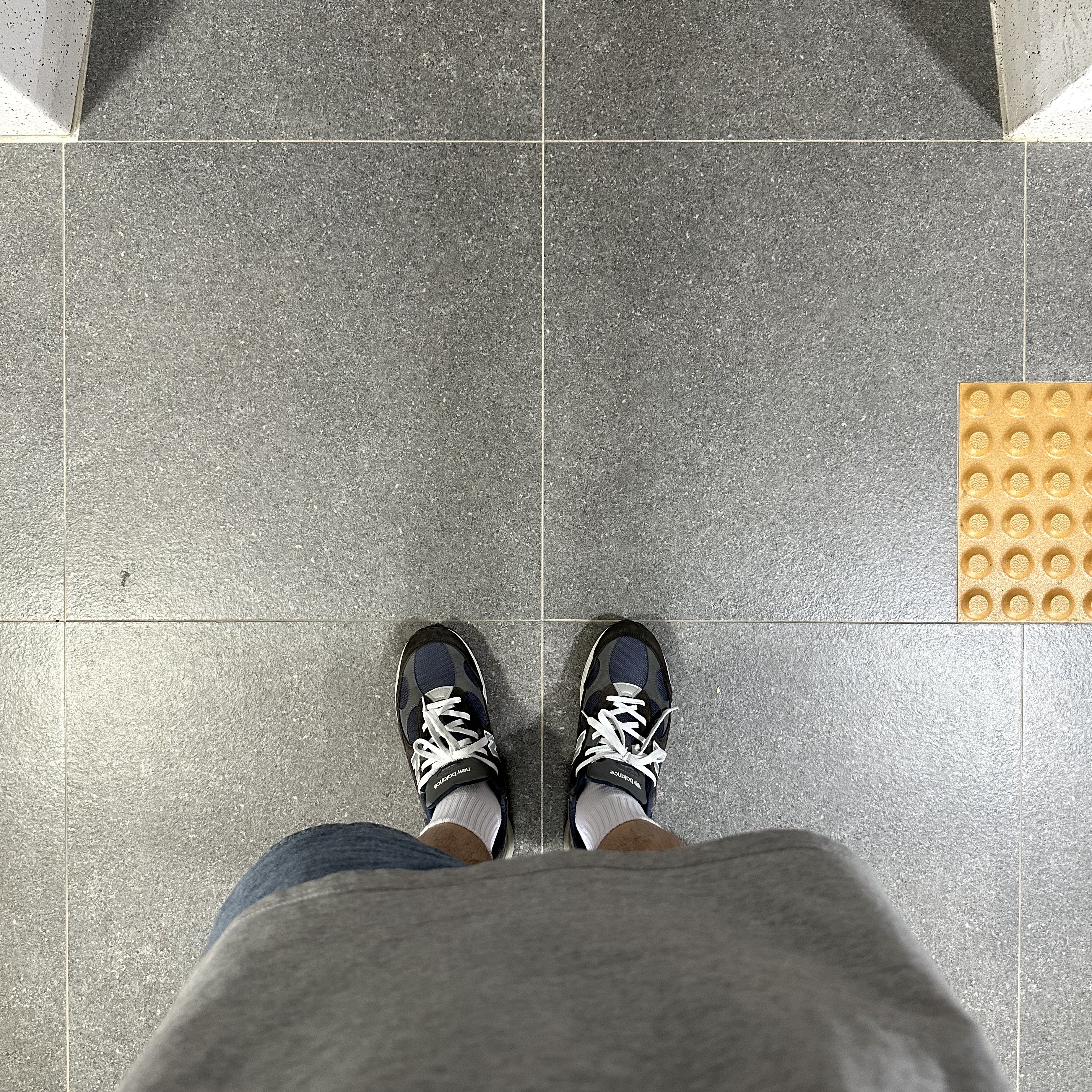New Balance 992 Made in USA Navy 착용 스타일