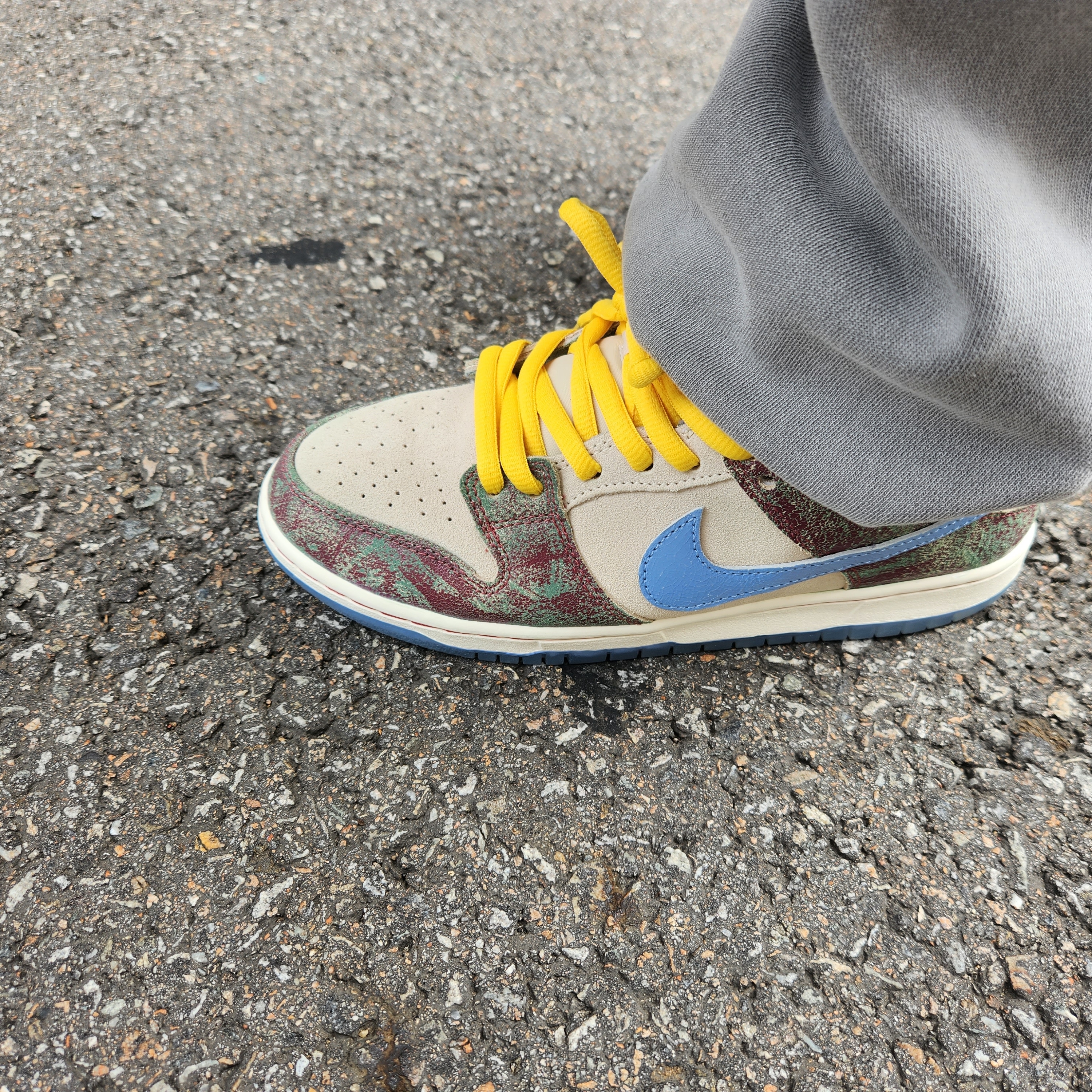 Nike x Crenshaw Skate Club SB Dunk Low Sail Light Blue Cedar 착용 스타일