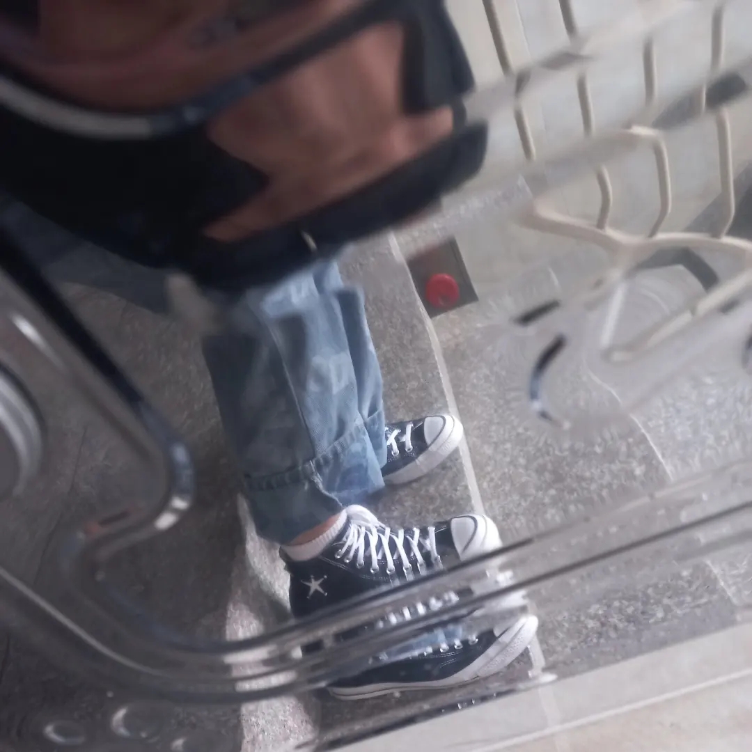 Converse x Stussy Chuck 70 High Black 착용 스타일 - 1