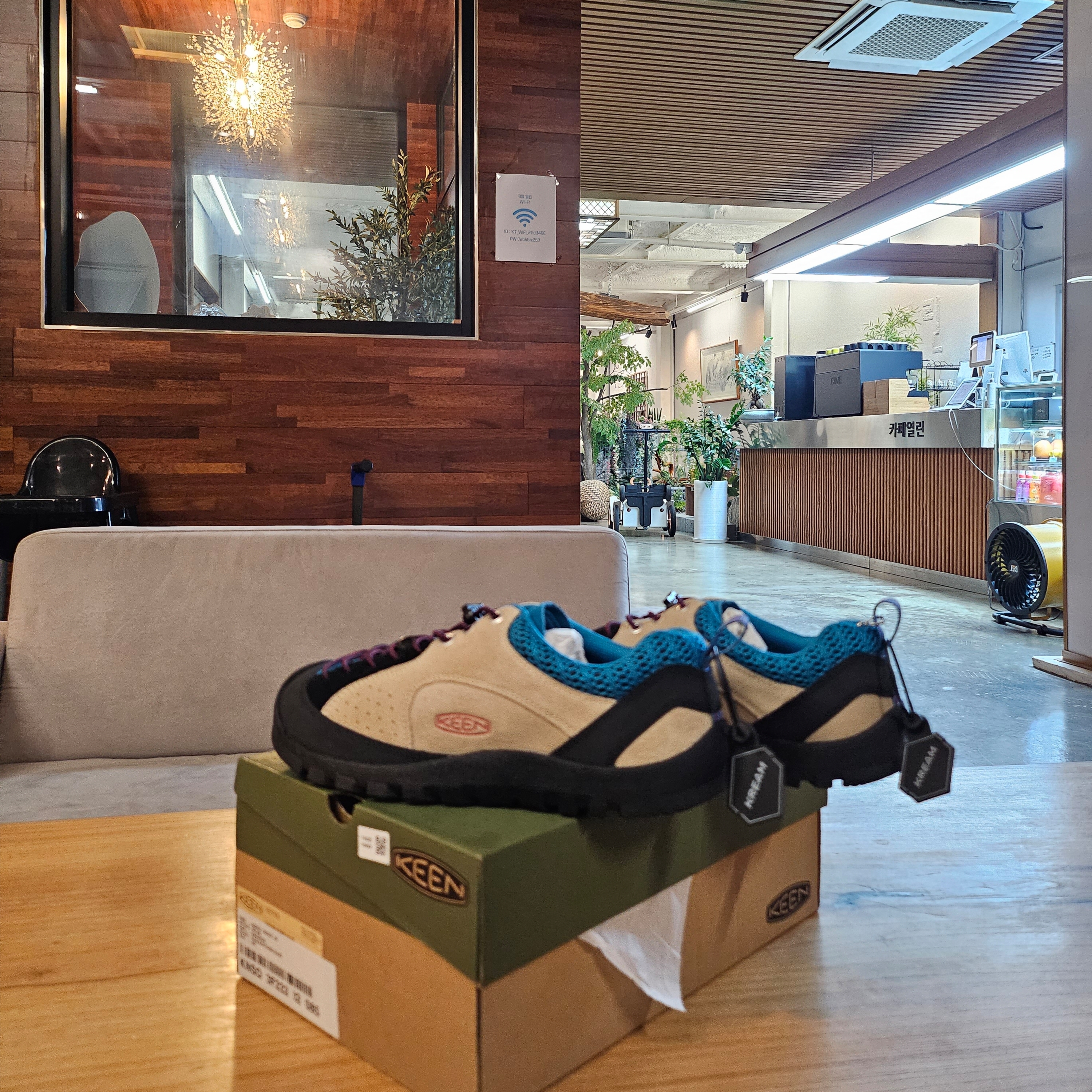 Keen Jasper Rocks SP Sneakers Beige 착용 스타일